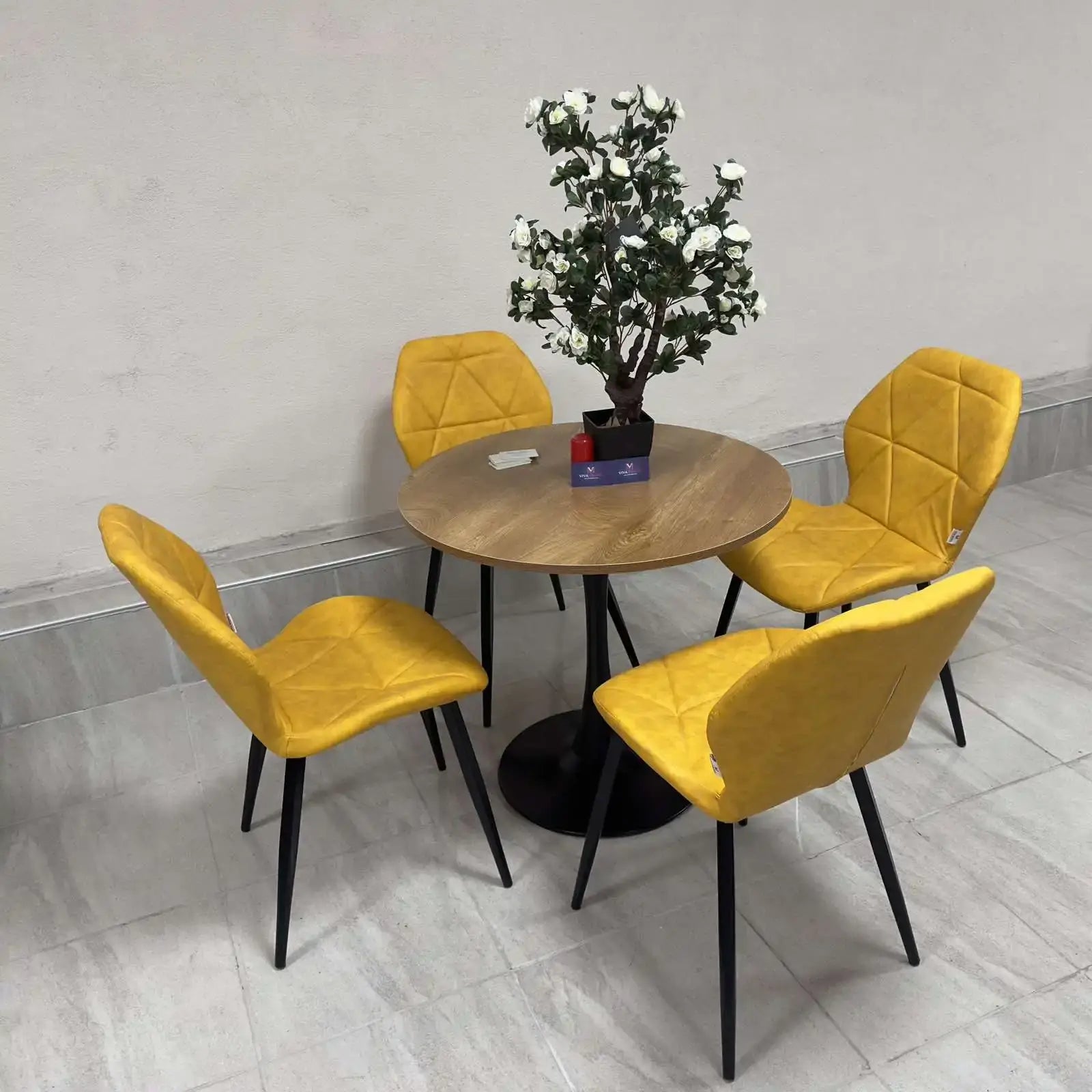 Комплект за трапезария Мелина / маса ф80см + 4 стола старо злато