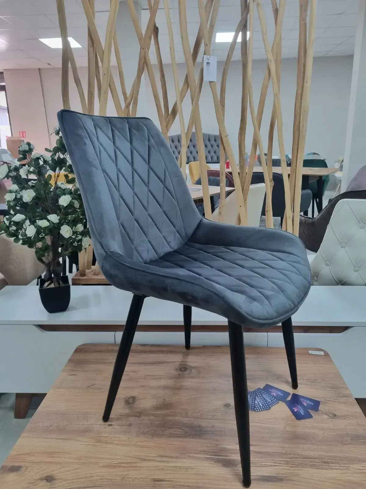 Трапезен стол Мариса -зелено кадифе