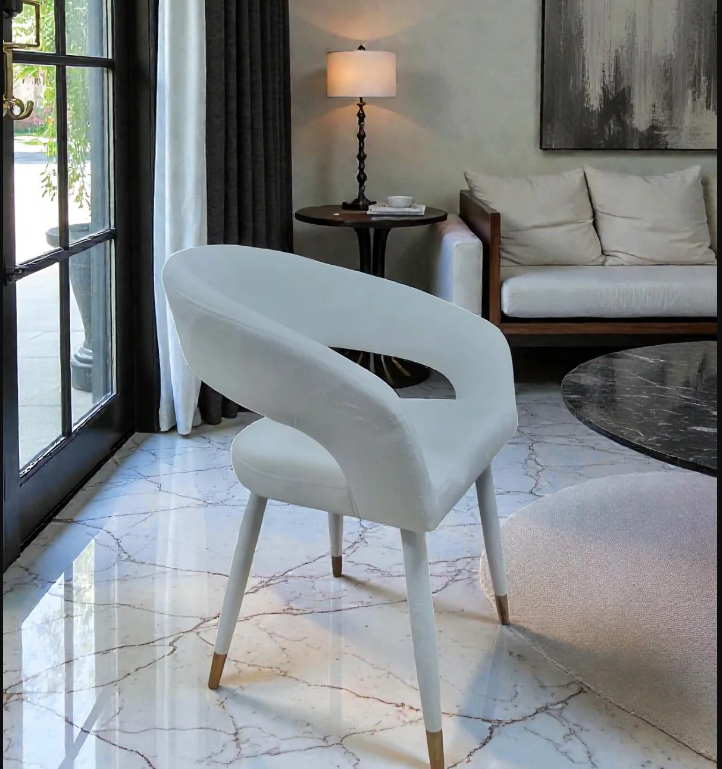 Трапезен стол Бени бял цвят кадифе