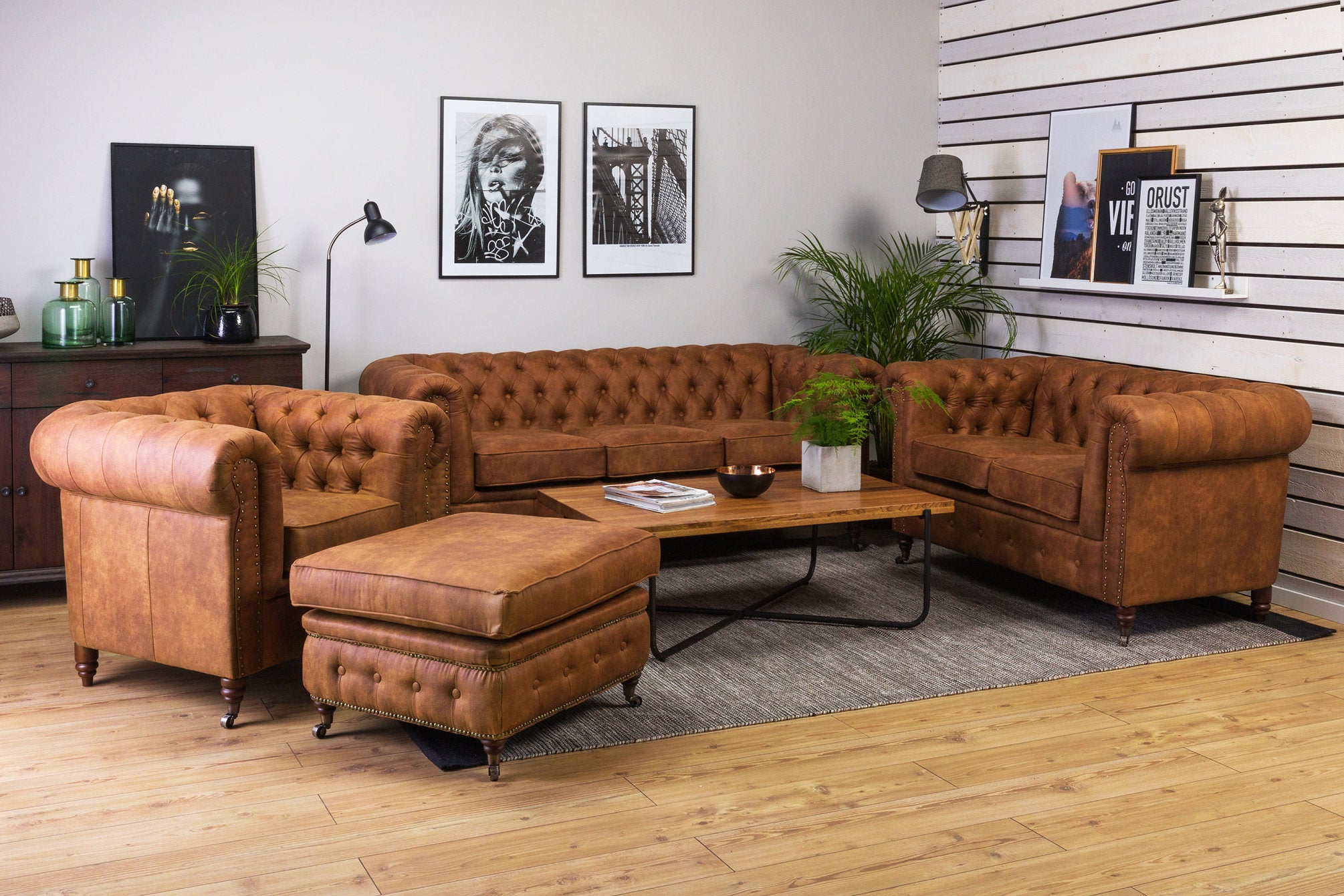 Диван Chesterfield Lux– триместно, винтидж коняк 203/86/80см