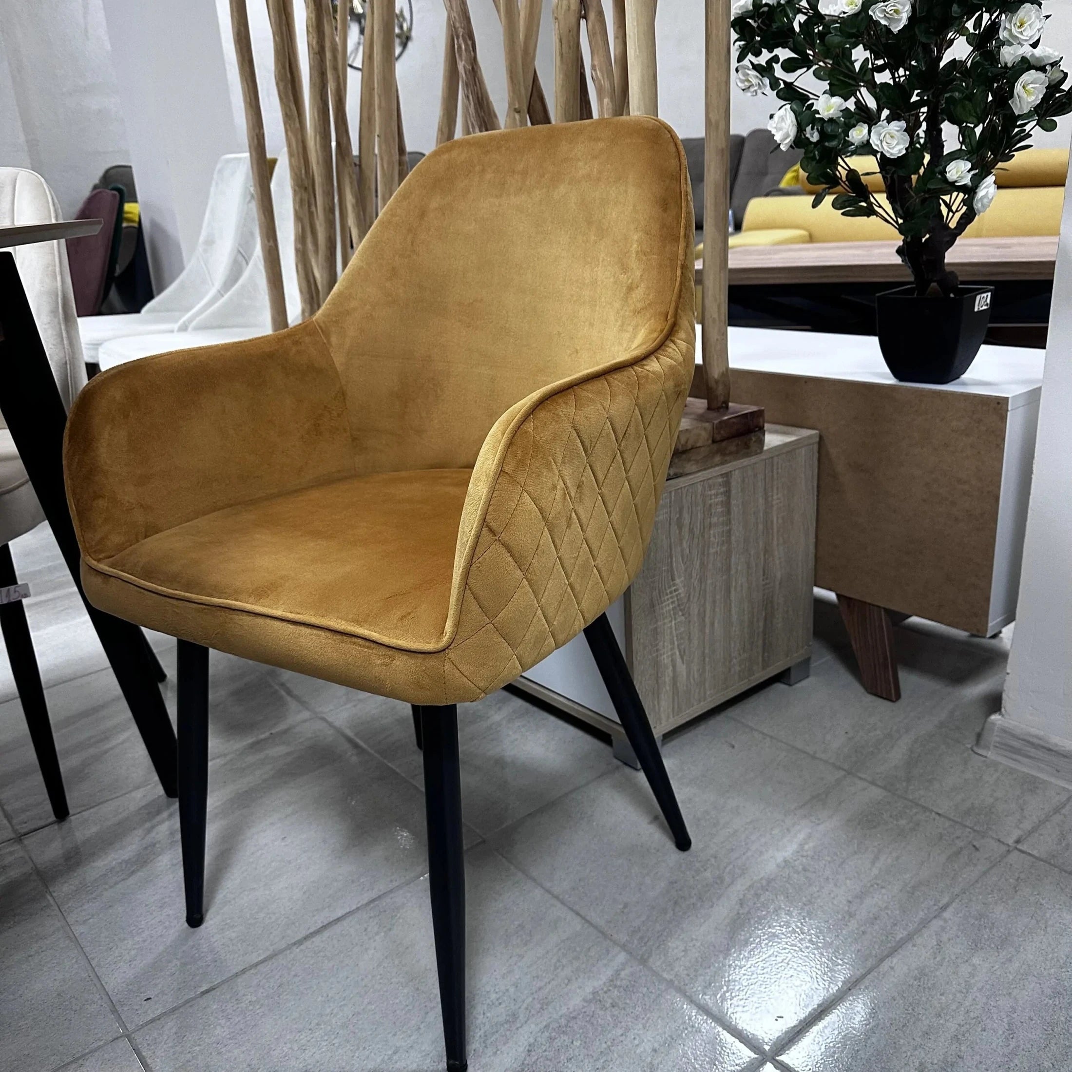 Трапезен стол Алба кадифе старо злато