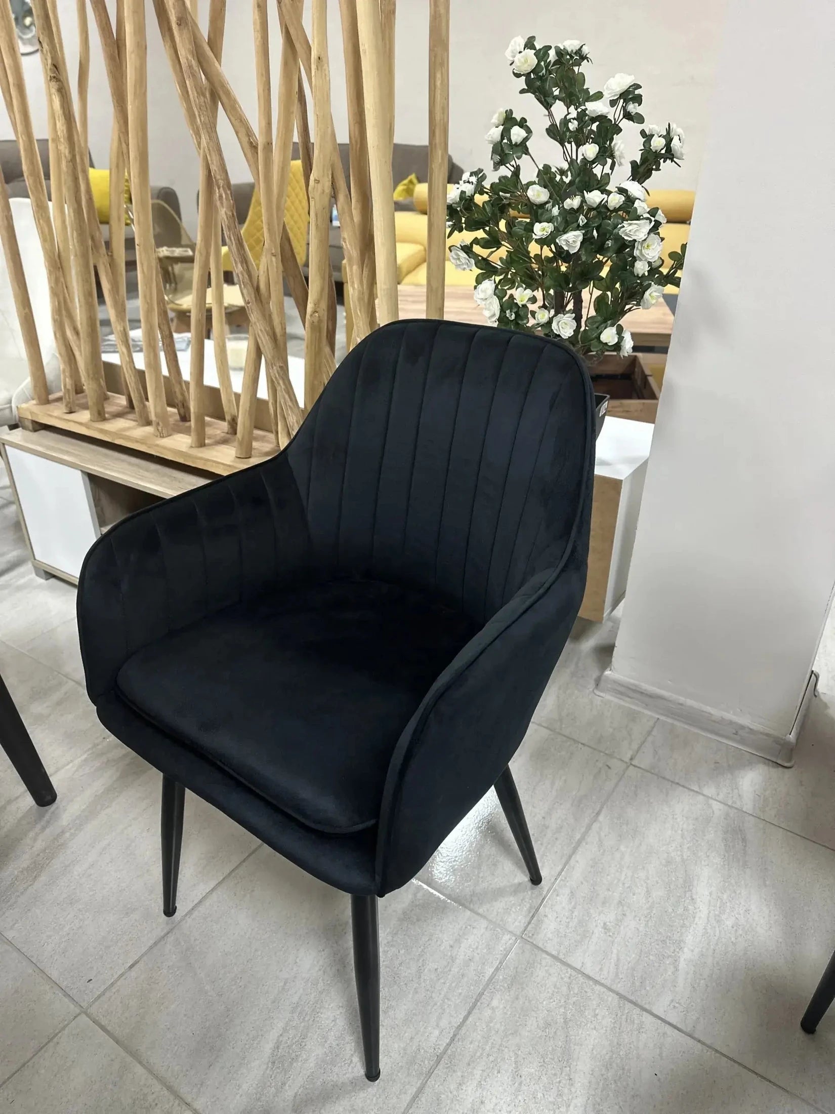 Трапезен стол ВМ313 -черно кадифе