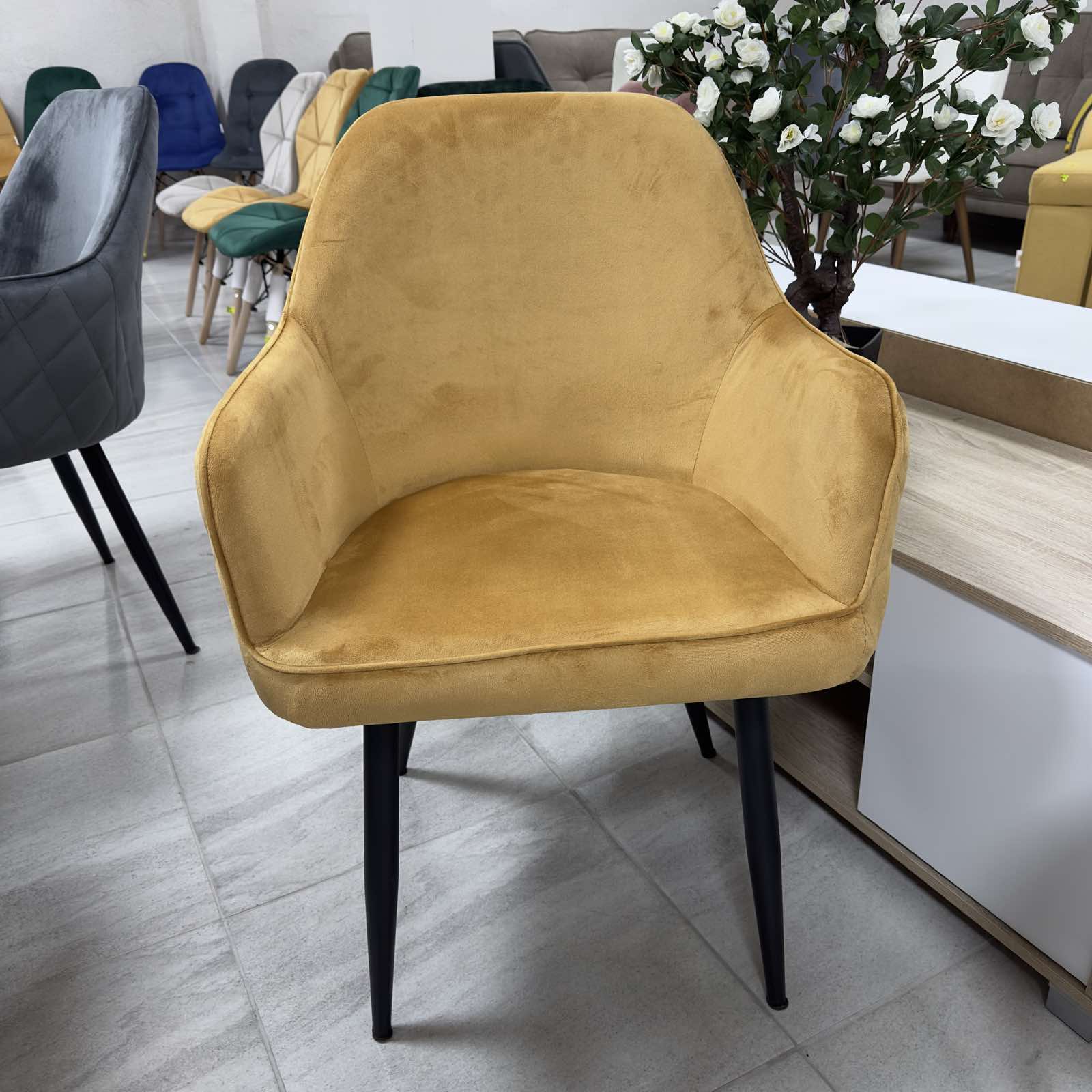 Трапезен стол Алба кадифе старо злато