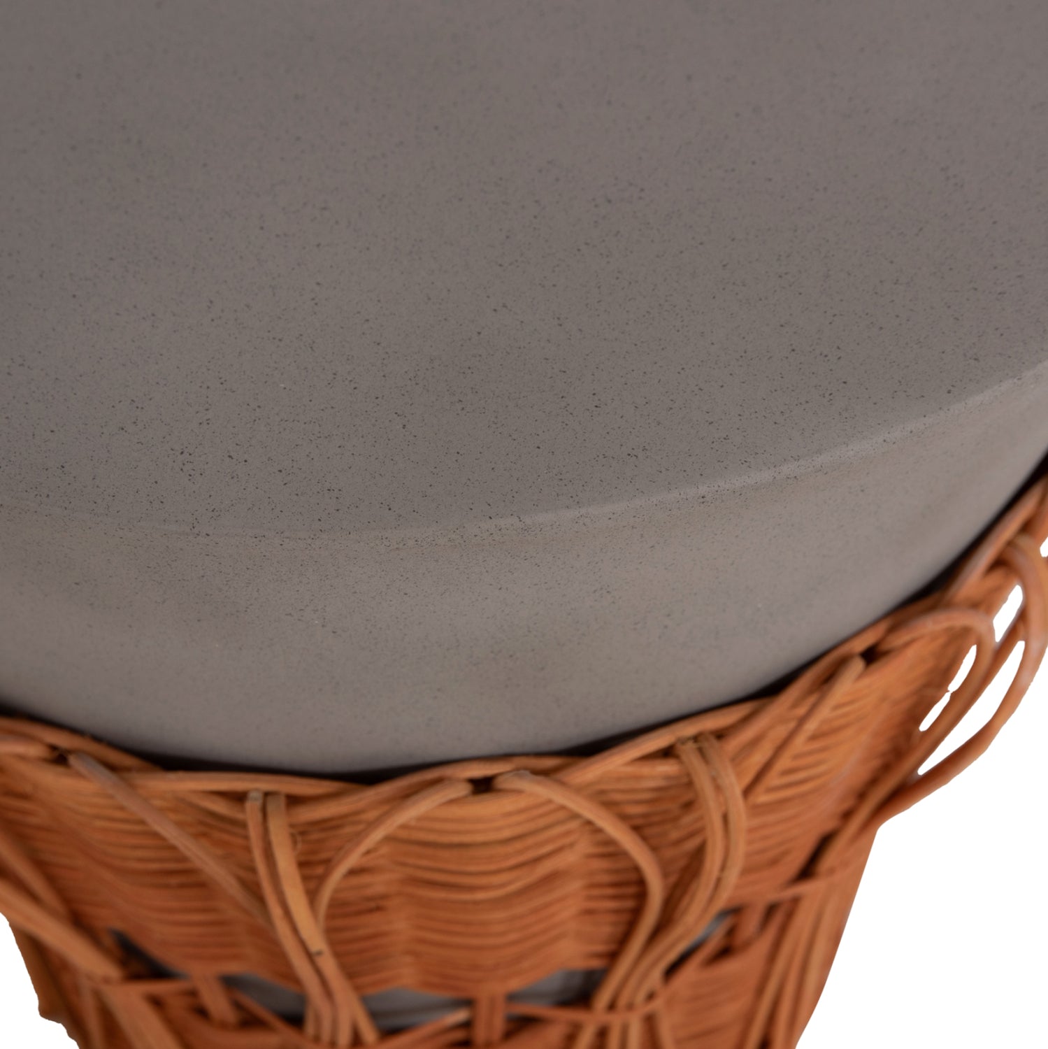 Кръгла странична маса PERRAL фибър цимент в сиво / натурален ратан φ42x36см.