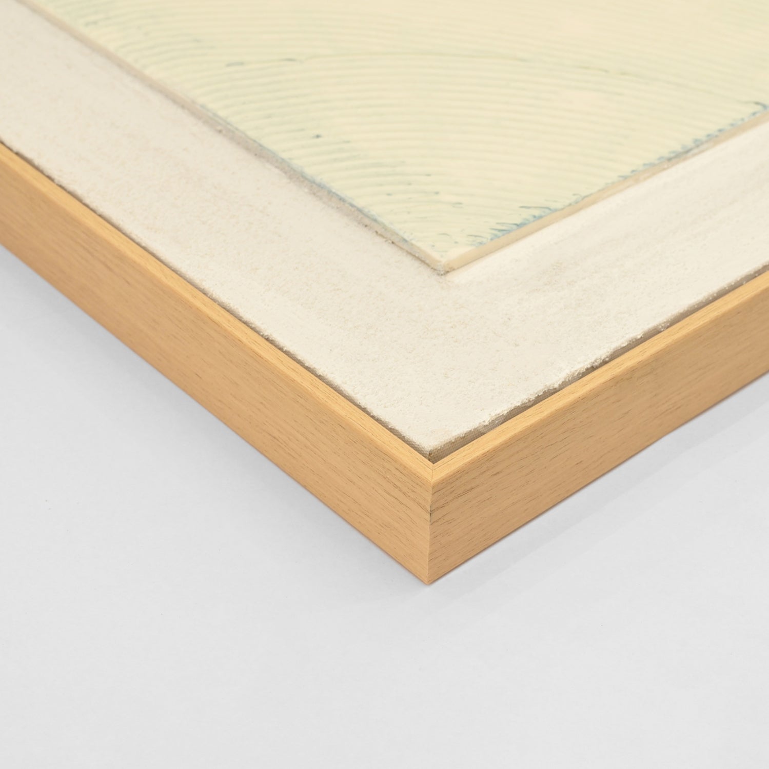 3d картина ръчно изработени криви в бежова рамка 72x5X102см.