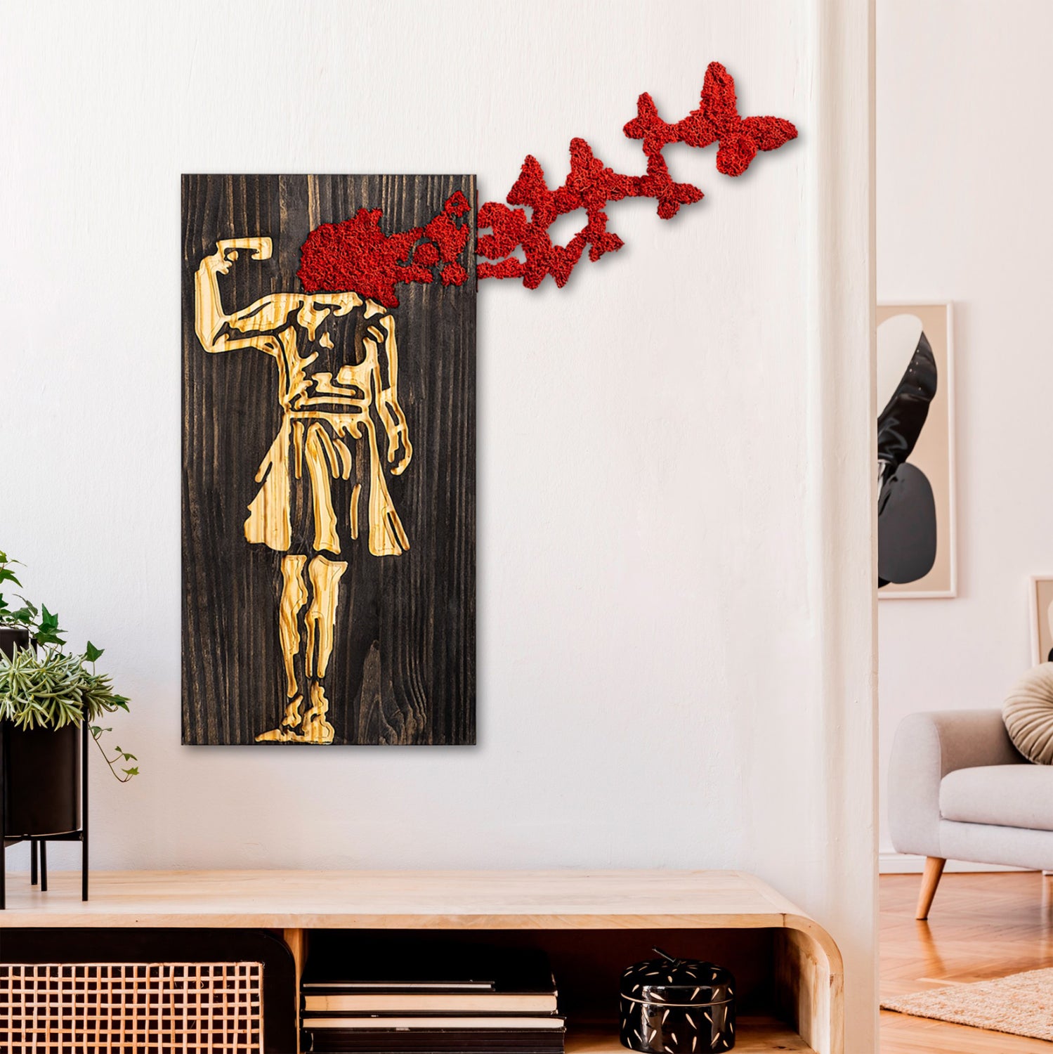 Декорация за стена фигура на момиче - метални ламарини - дърво 62x3(дълбочина)x70см.