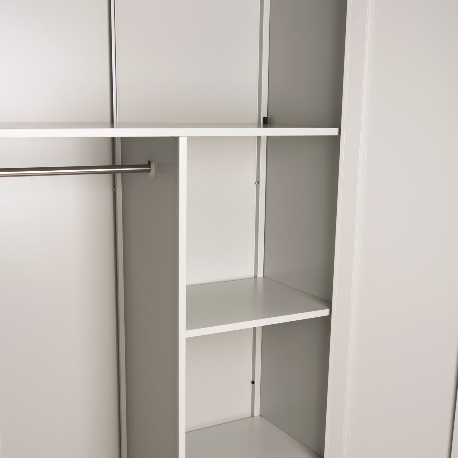 Метален гардероб CLOD светло сив цвят 90X40X180см