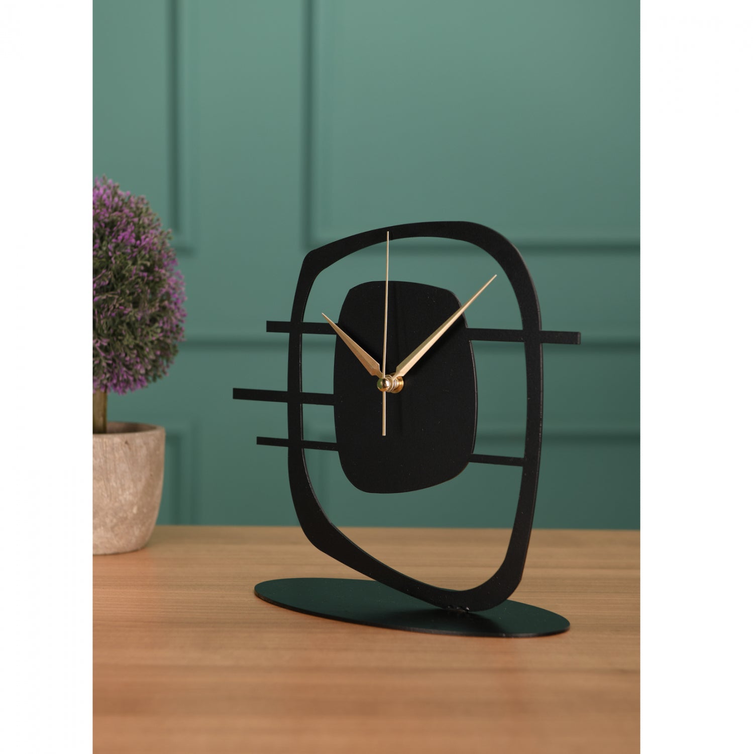 Метален часовник черен цвят 21x23