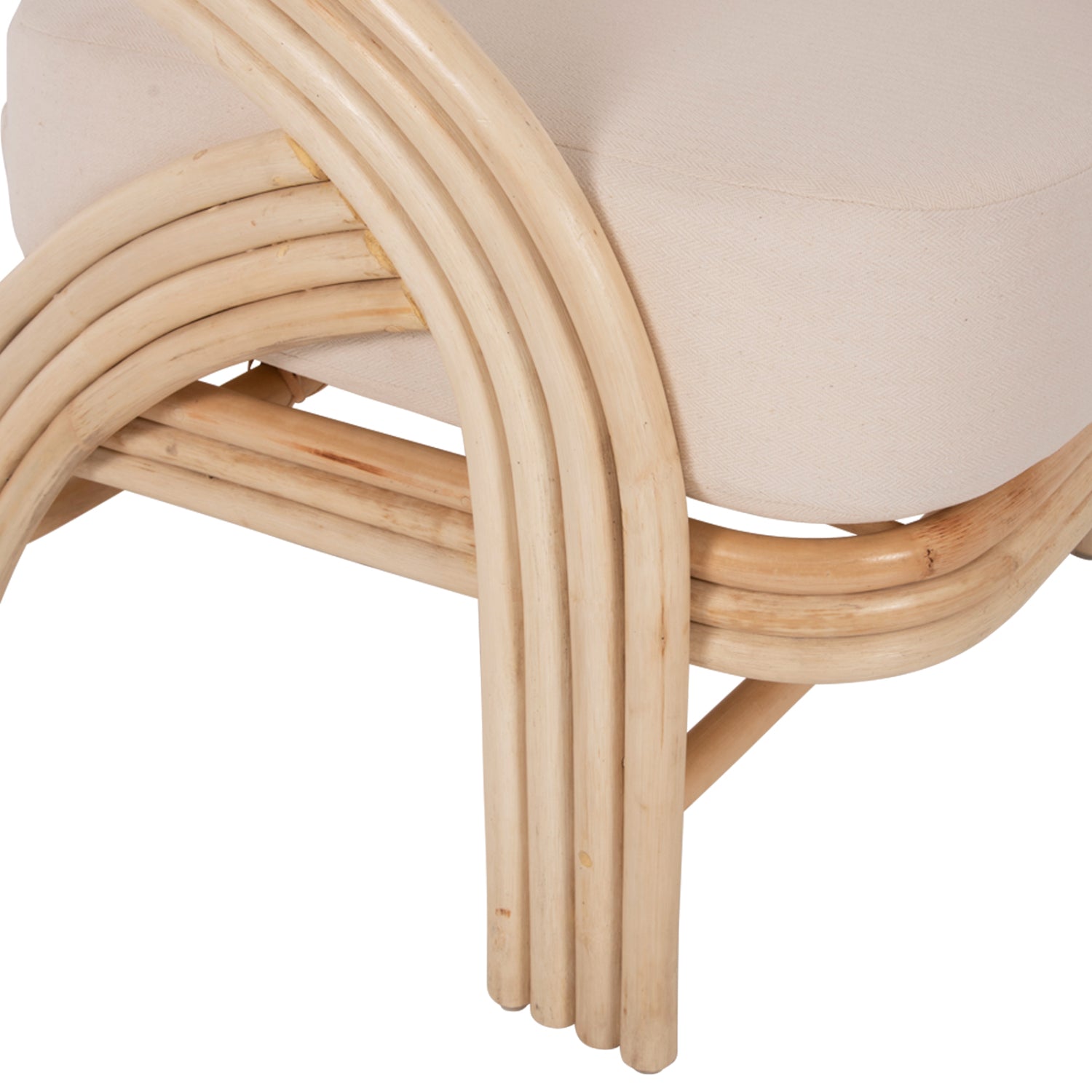 Фотьойл Donita от естествен ратан с бяла възглавница 67x74x78см