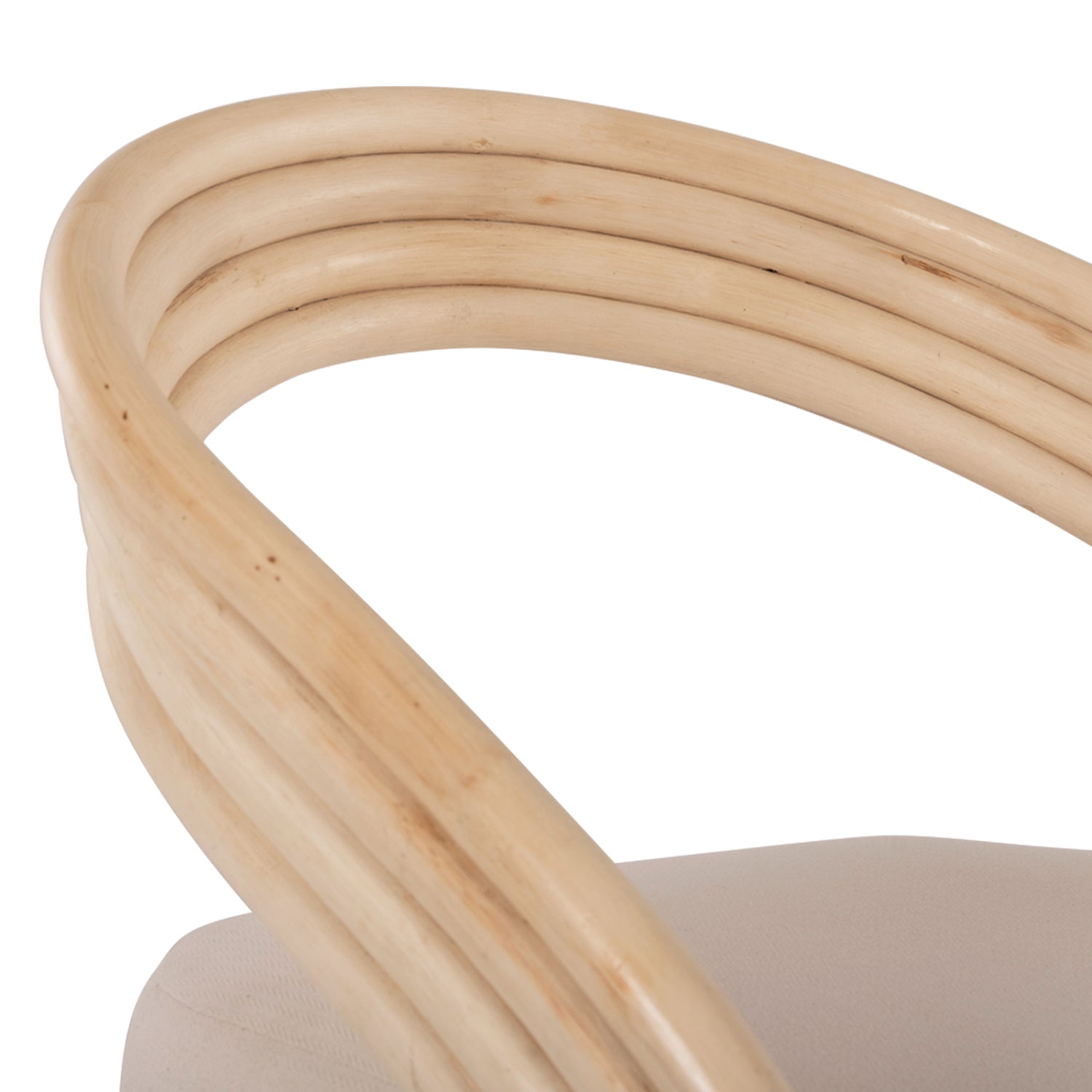 Фотьойл Donita от естествен ратан с бяла възглавница 67x74x78см