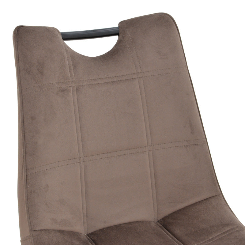 Стол Nely кафяво кадифе с черен крак 47x61x85см