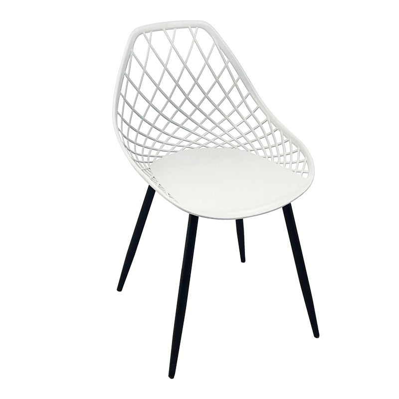 Стол Suan pp в бял нюанс и черен метален крак 56x49x82см