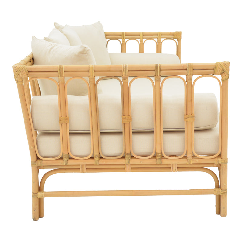 Диван Alessa естествен ратан-бял плат с възглавници 200x100x76см