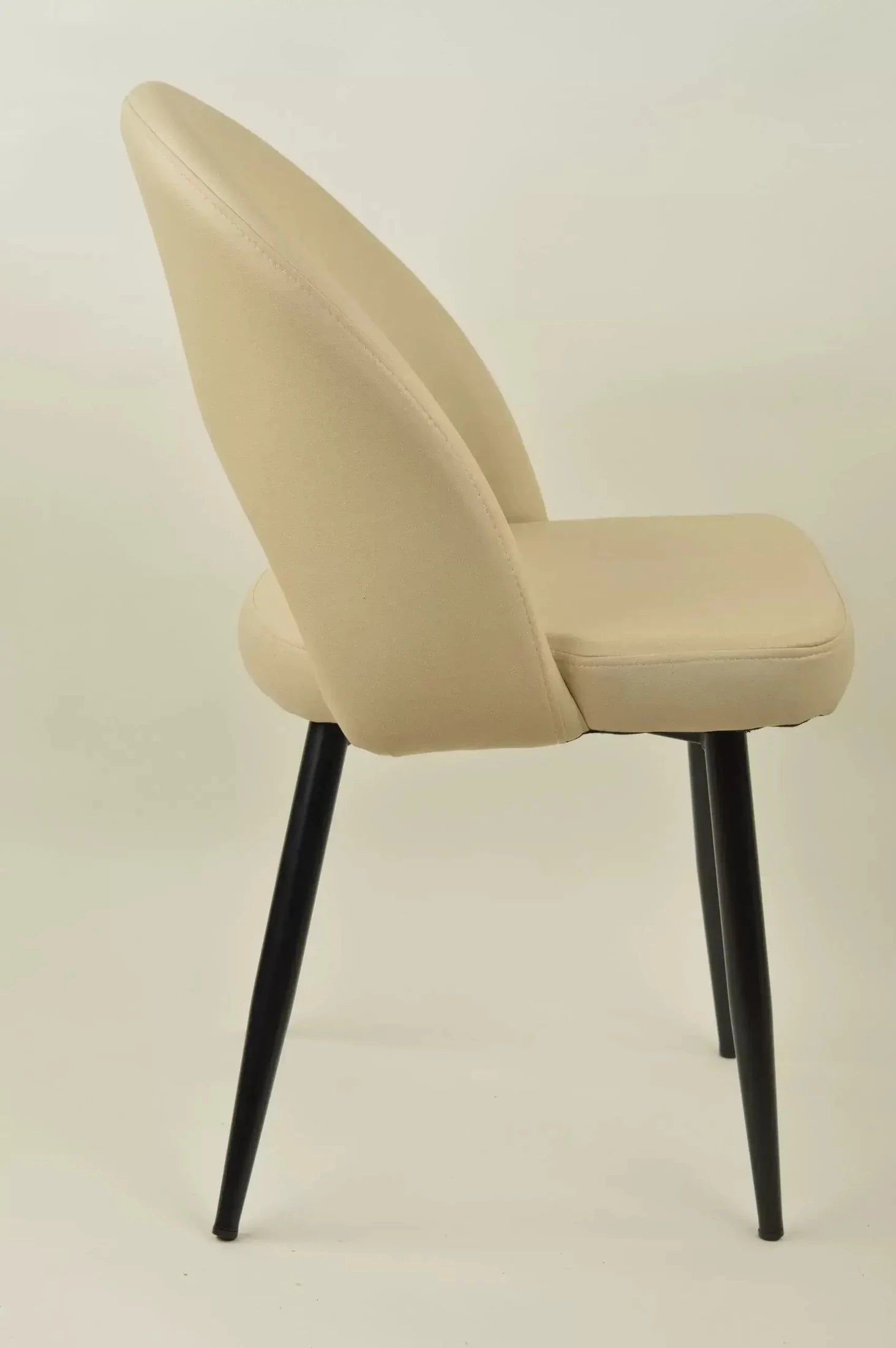 Трапезен стол Корфу -еко кожа крем