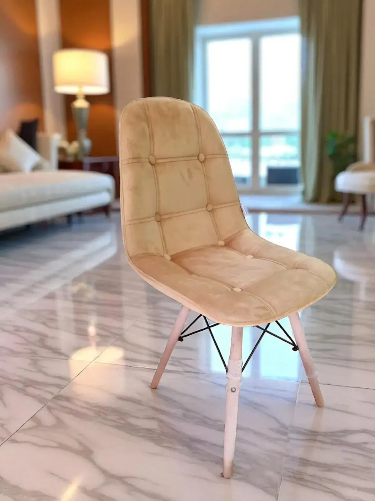 Трапезен стол Таня Бежаво кадифе