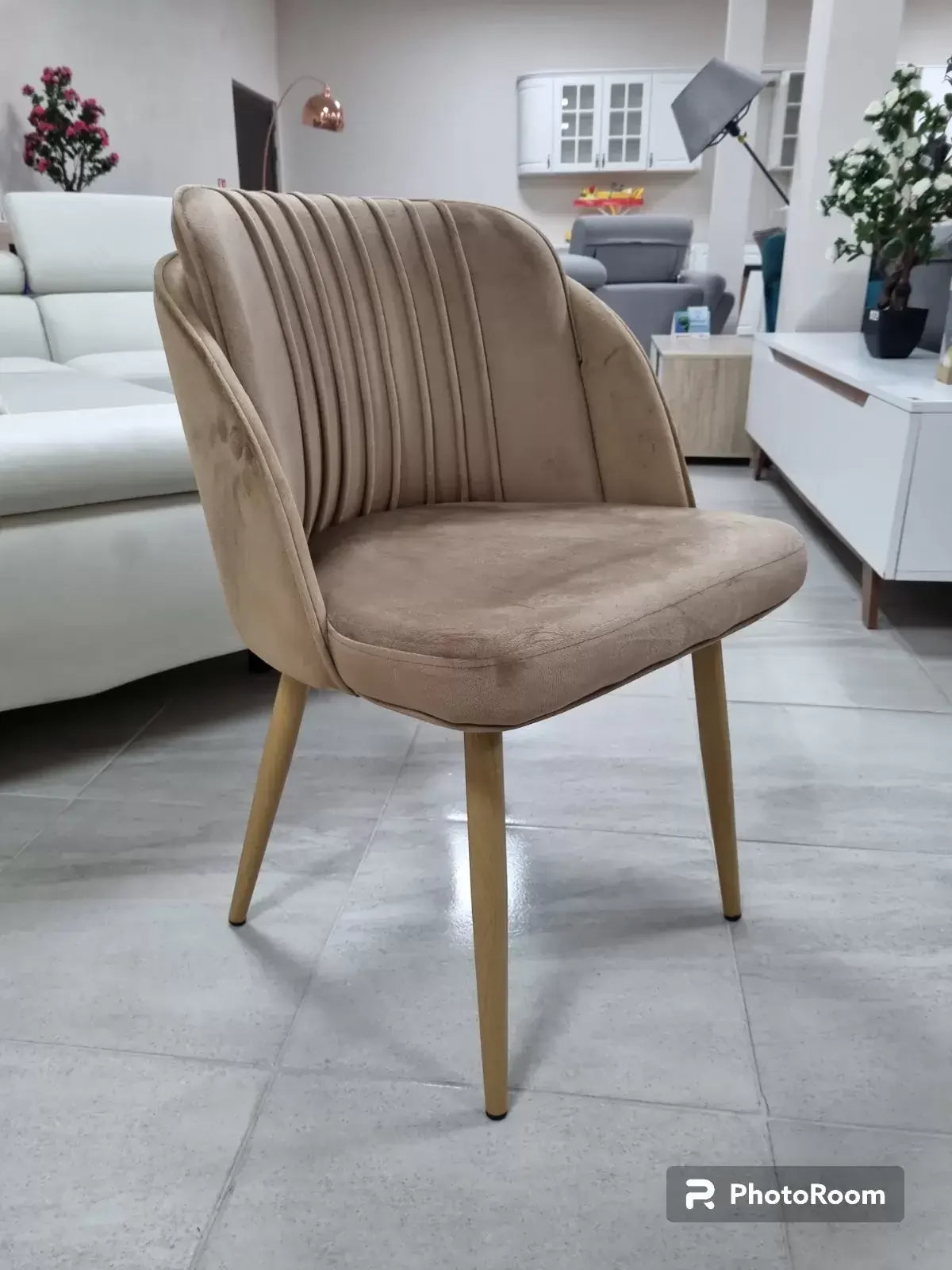 Трапезен стол Бетина /кадифе бежов