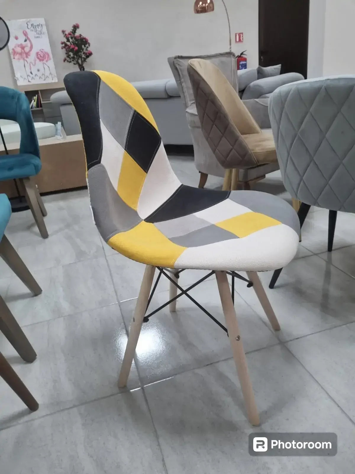 Стол Иви пачуърк-жълт