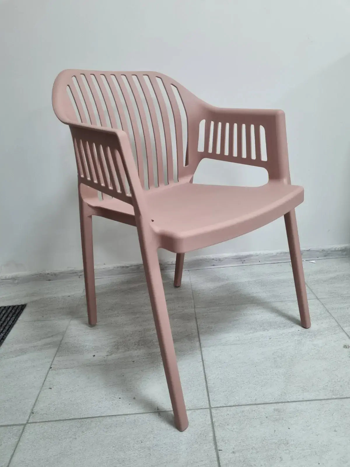 Стол Лукас полипропилен капучино 3=4