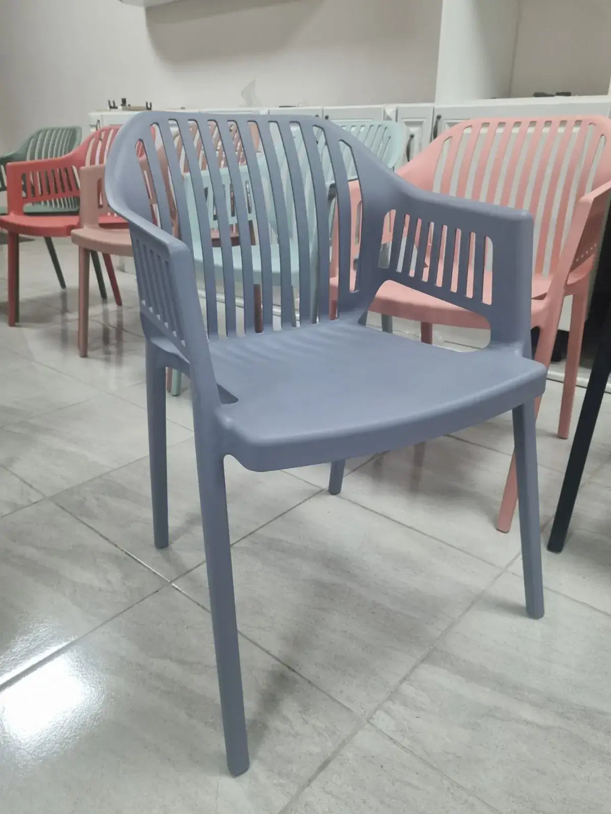 Стол Лукас полипропилен-сив