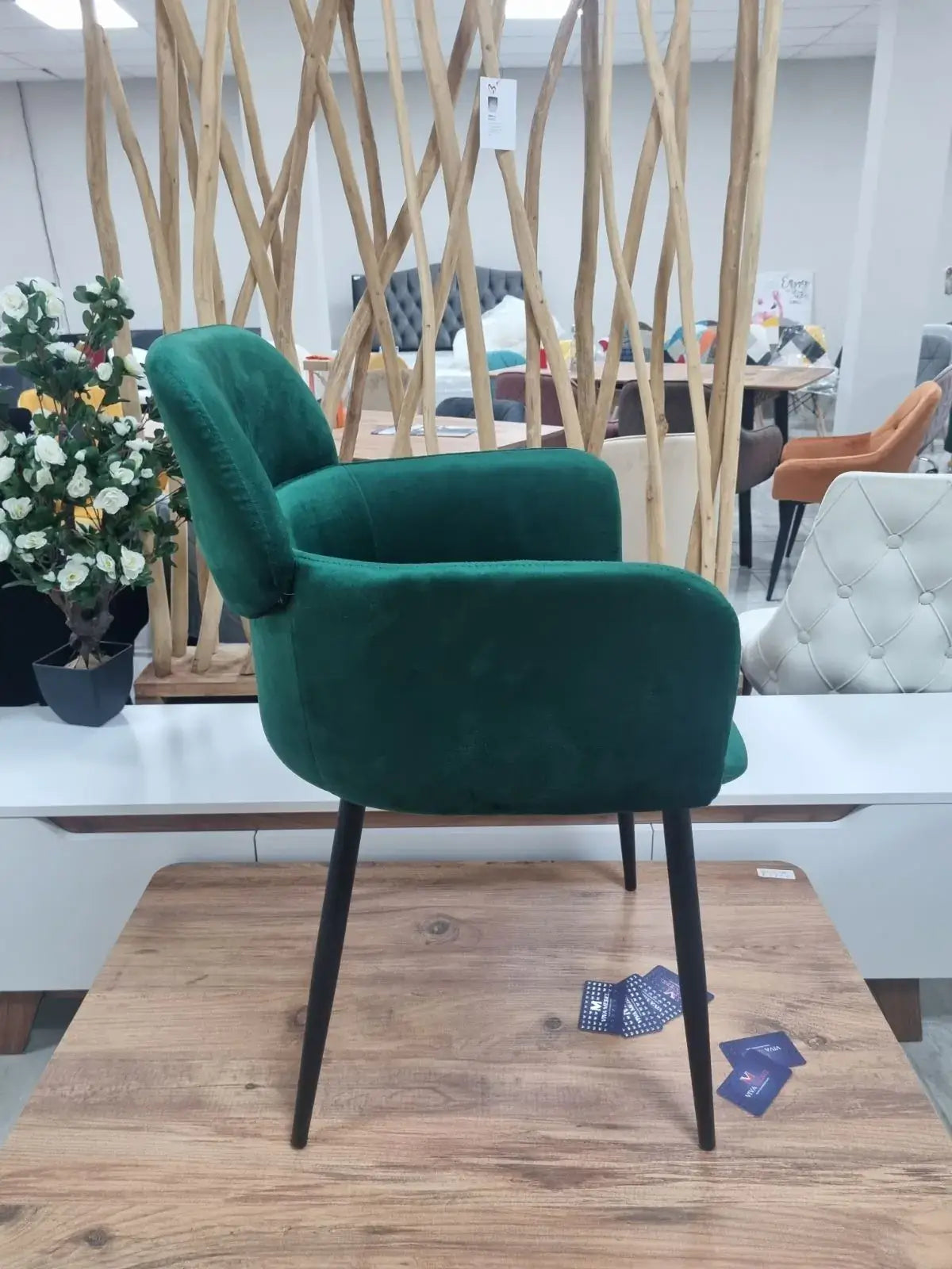 Трапезен стол Сияна зелено кадифе