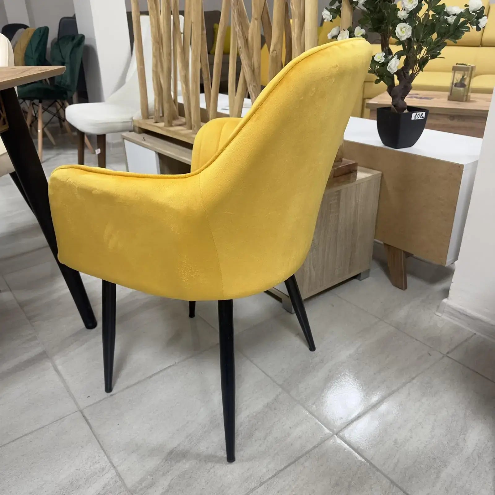 Трапезен стол ВМ313 -жълто кадифе