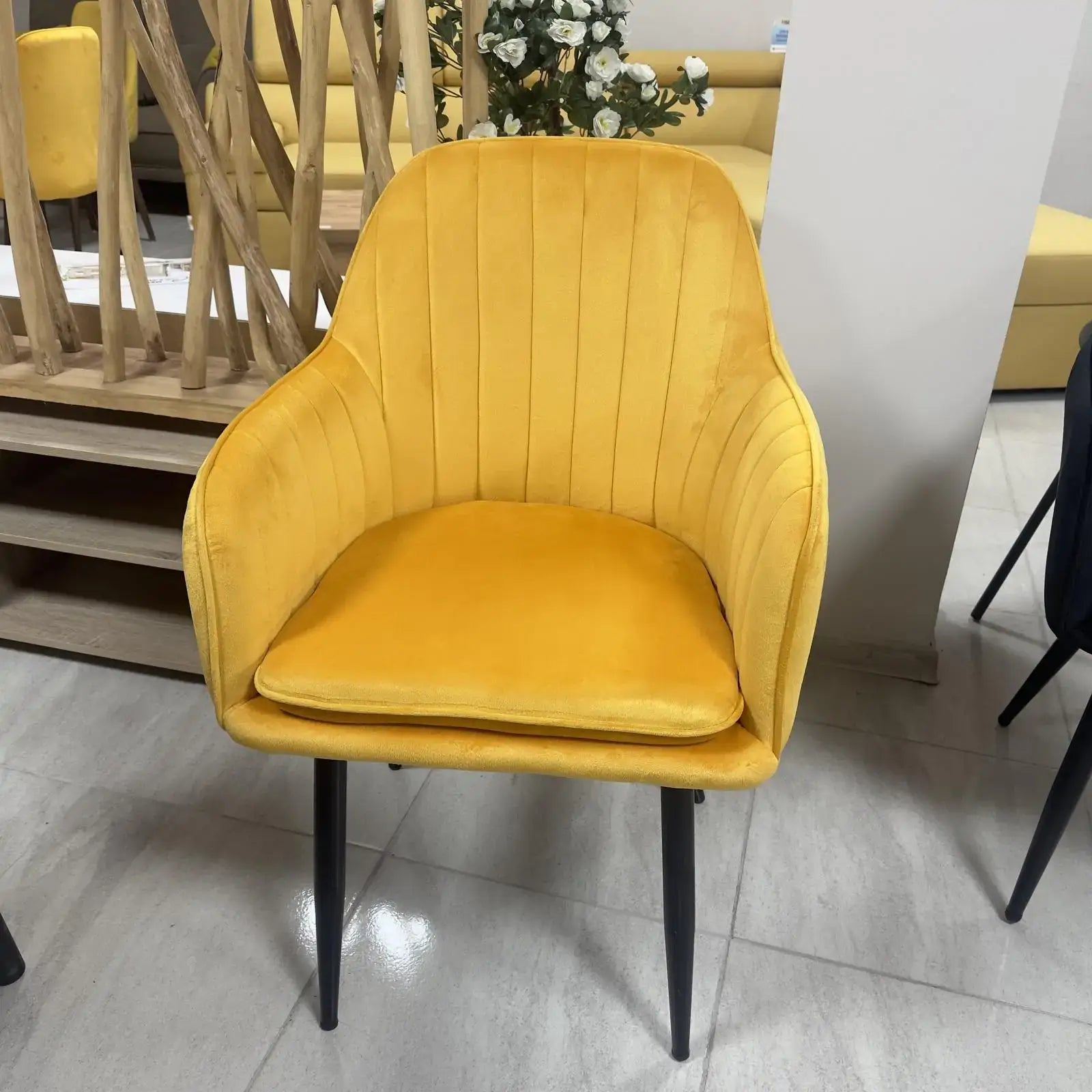 Трапезен стол ВМ313 -жълто кадифе