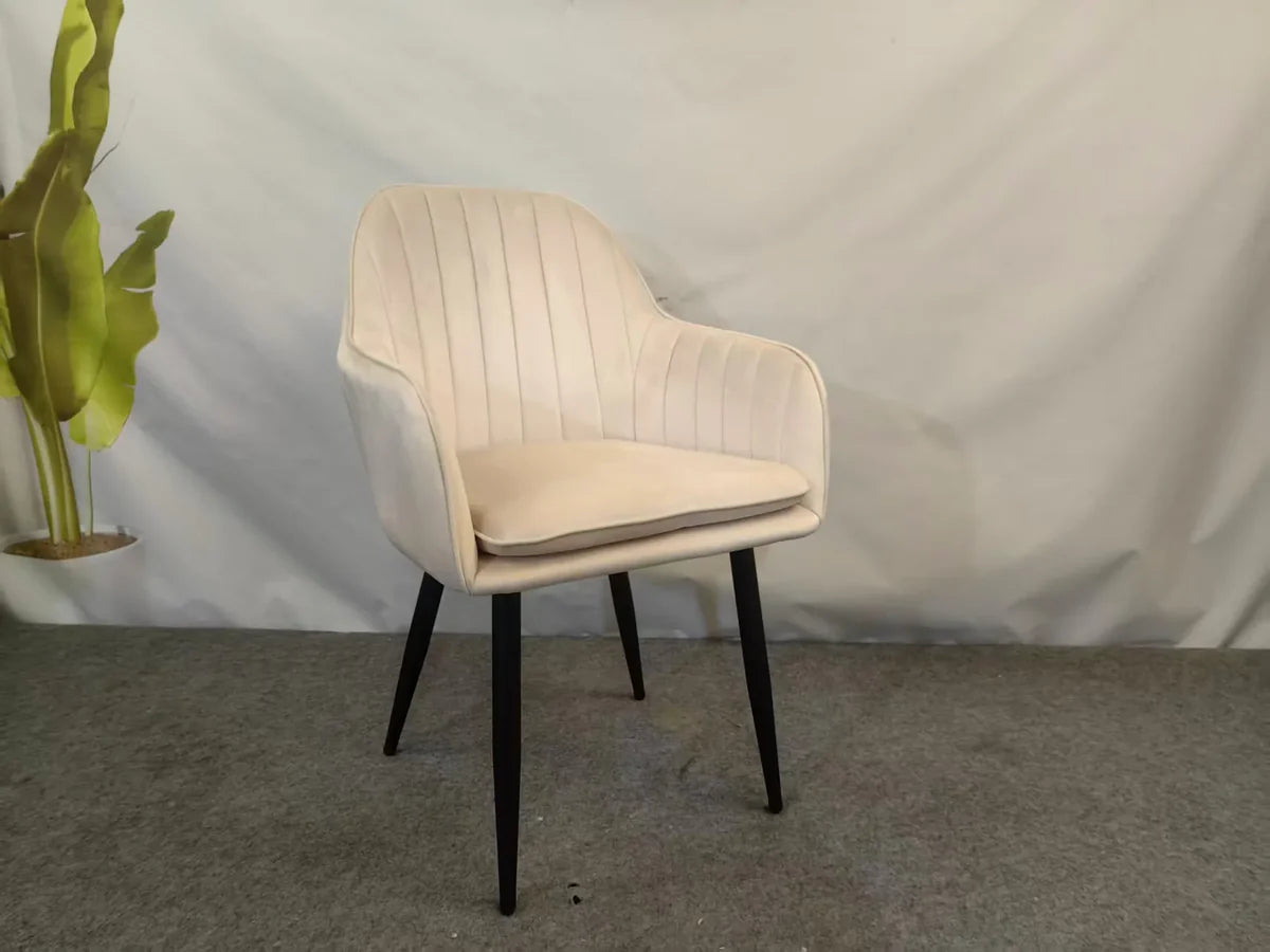 Трапезен стол ВМ313 – кадифе цвят крем 3=4