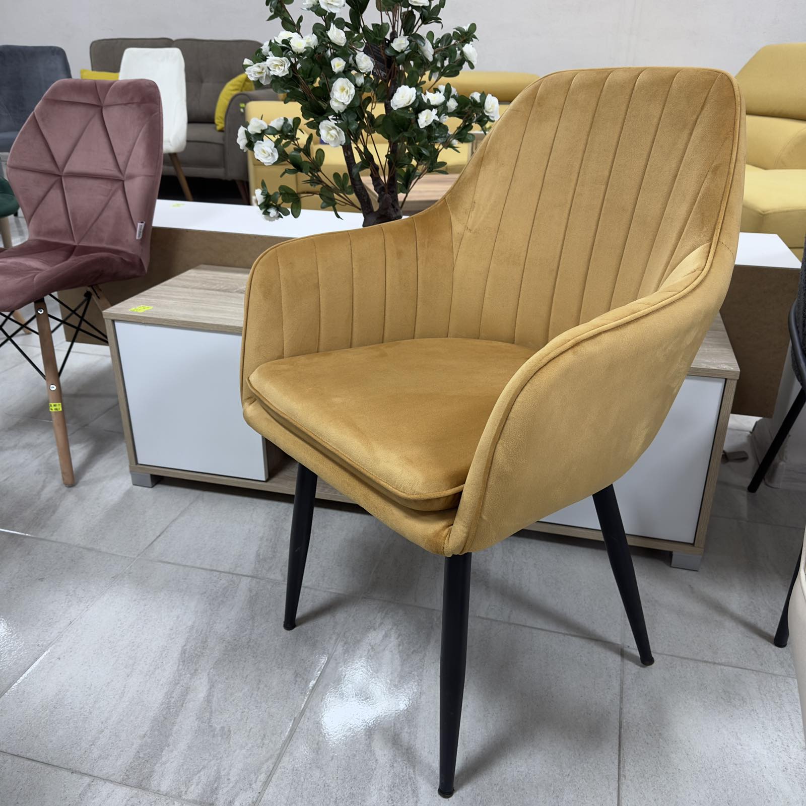 Трапезен стол ВМ313 – кадифе цвят старо злато Комплект 4 броя