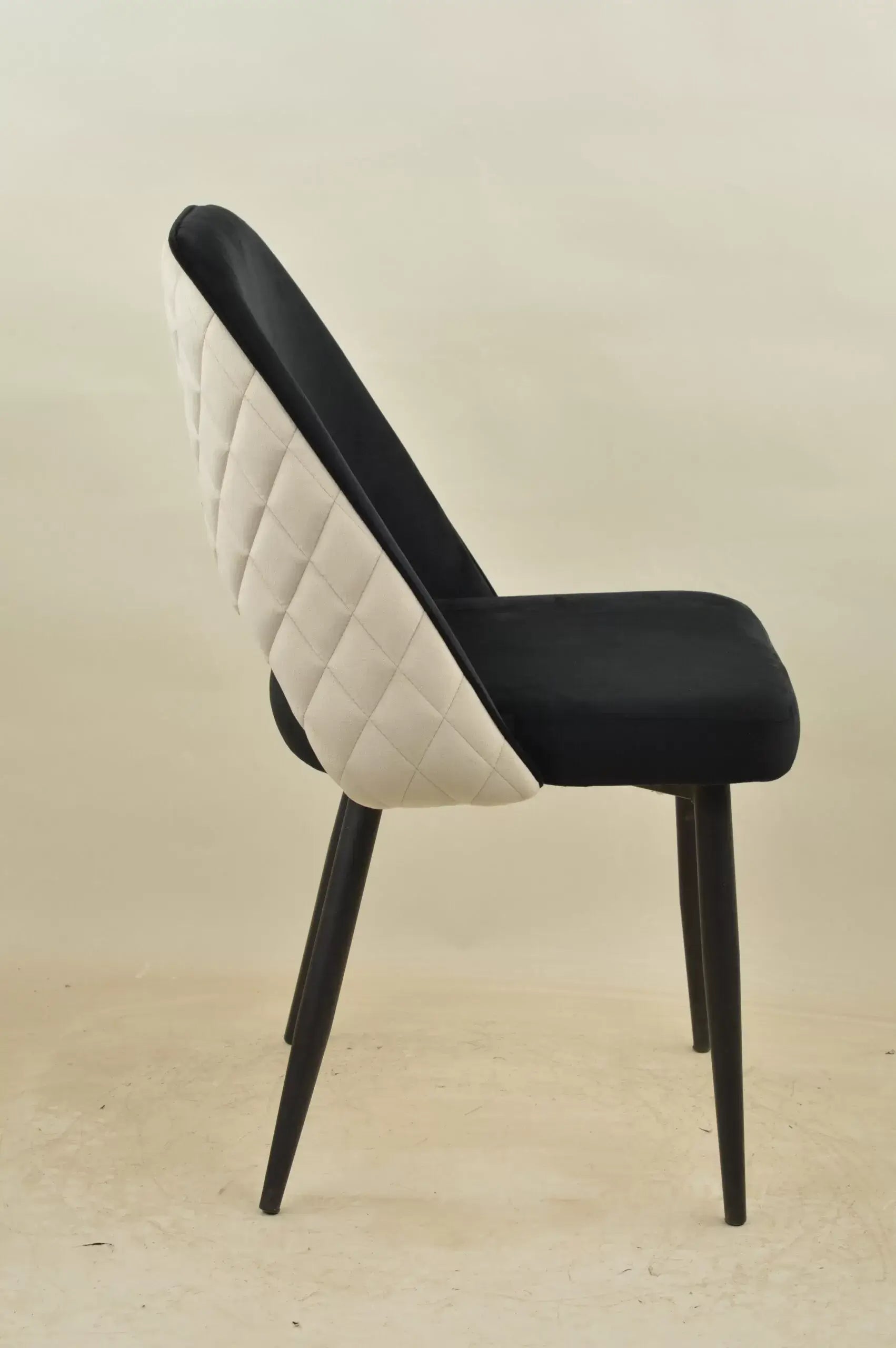 Трапезен стол Мигел черно-бял цвят