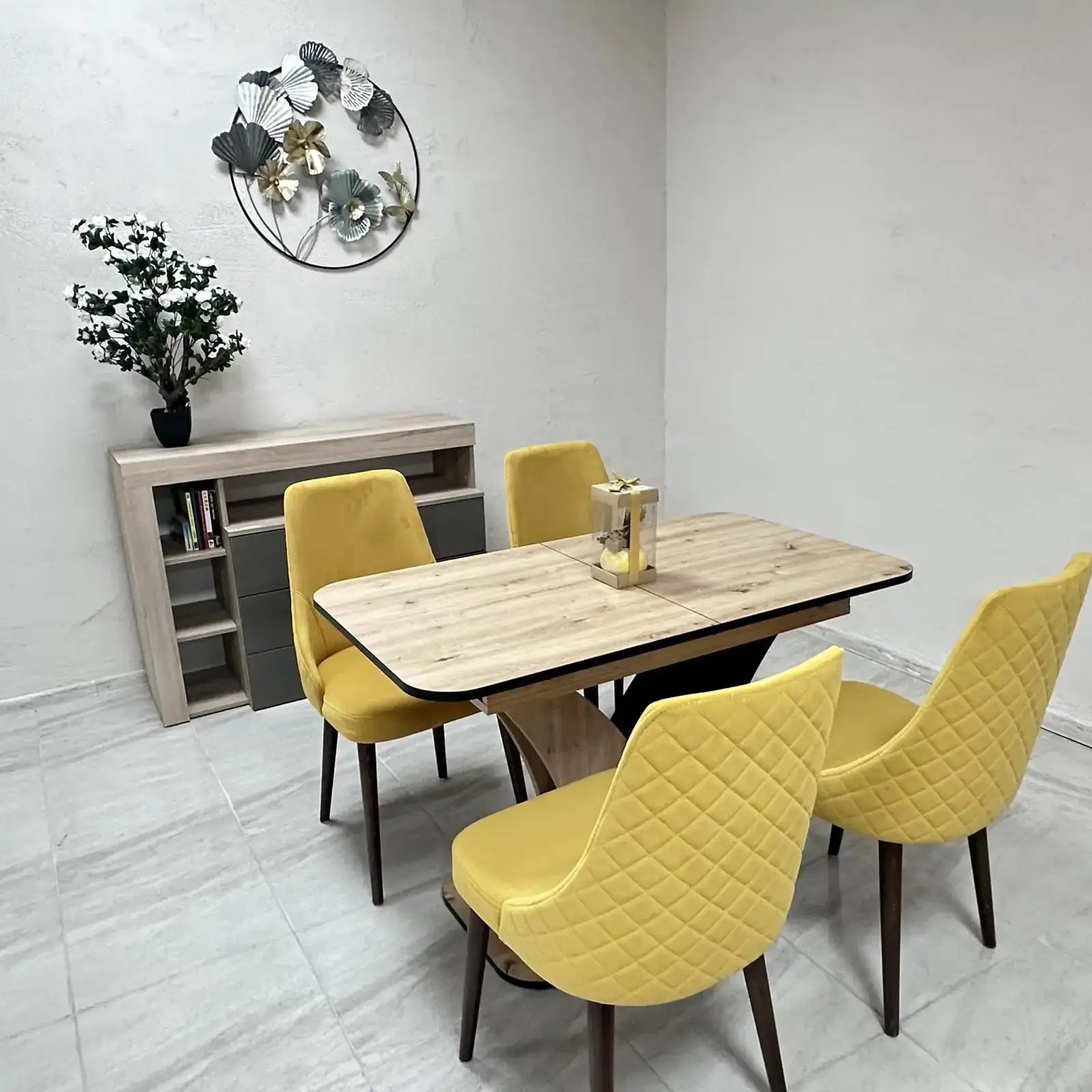 Трапезен стол Valencia S жълт цвят