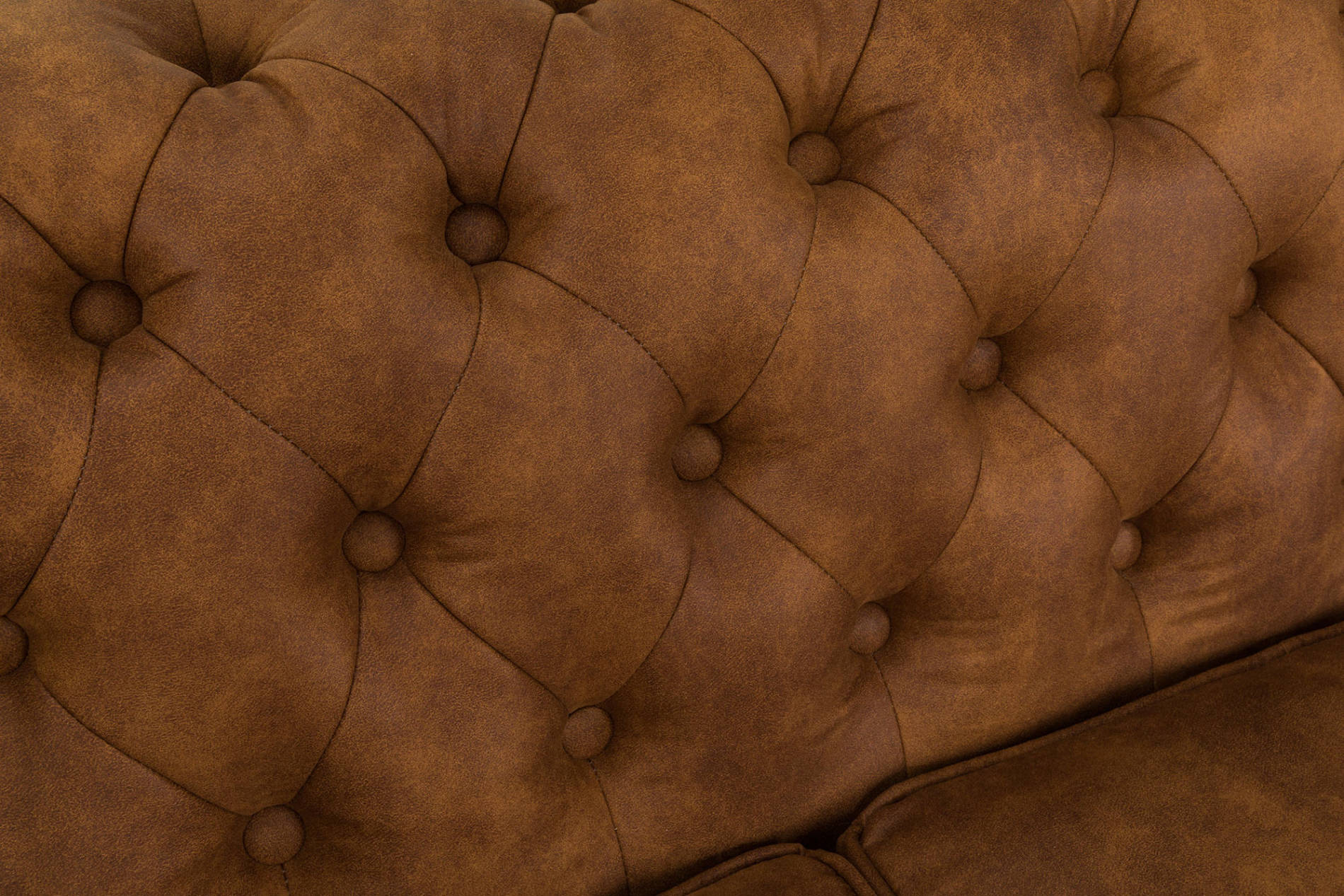 Диван Chesterfield Lux– триместно, винтидж коняк 203/86/80см