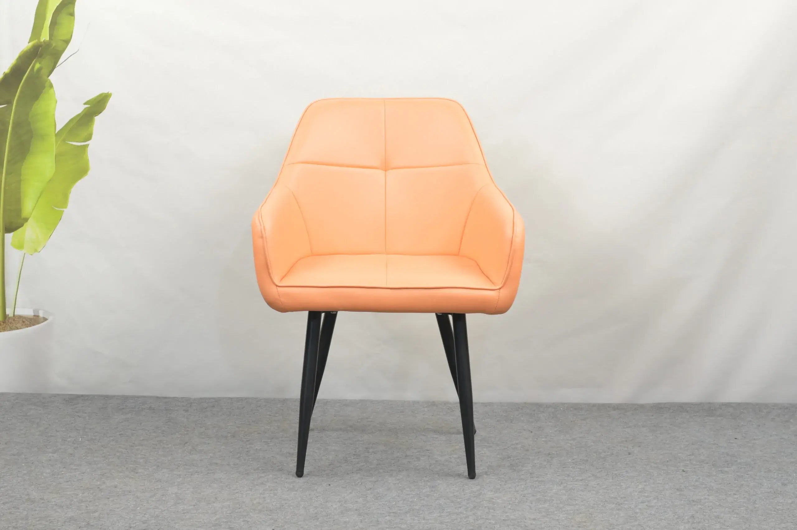 Трапезен стол Деко модерен текстил в пастелно оранжев цвят