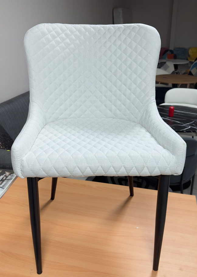 Трапезен стол Флори бял цвят