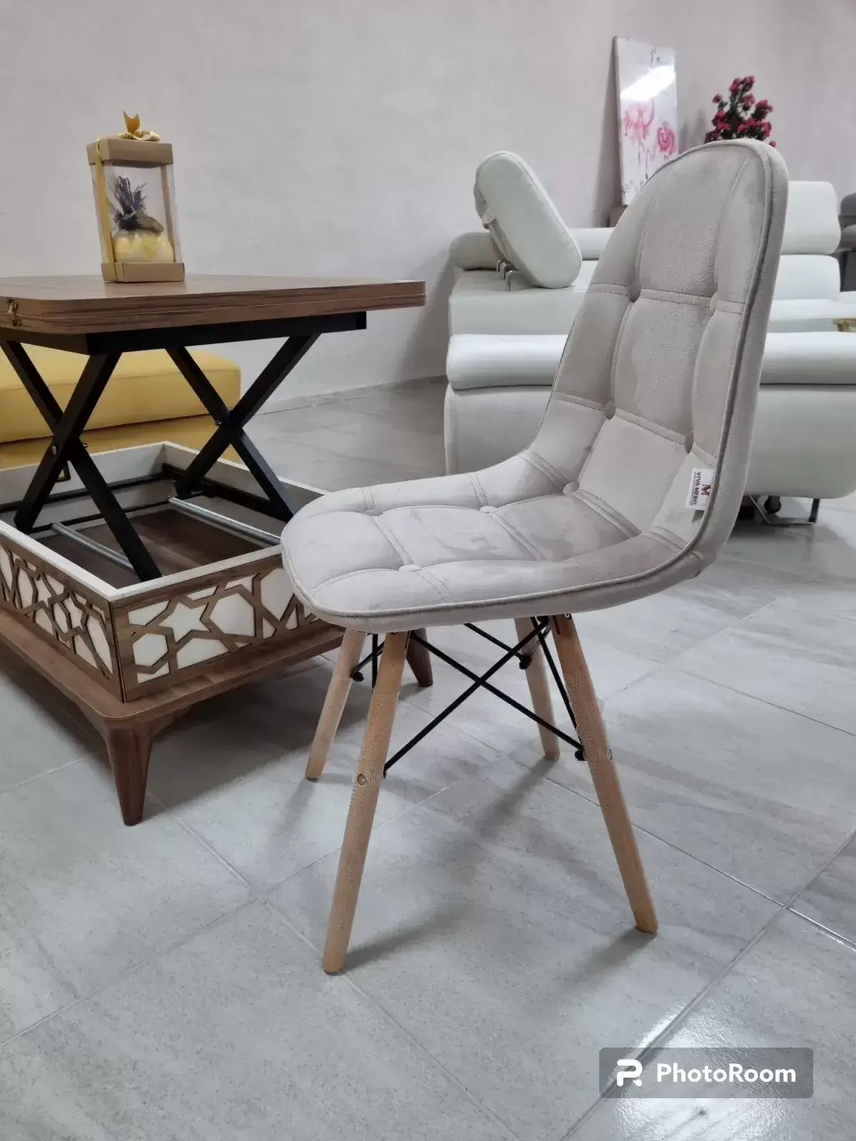 Трапезен стол Таня Бежаво кадифе