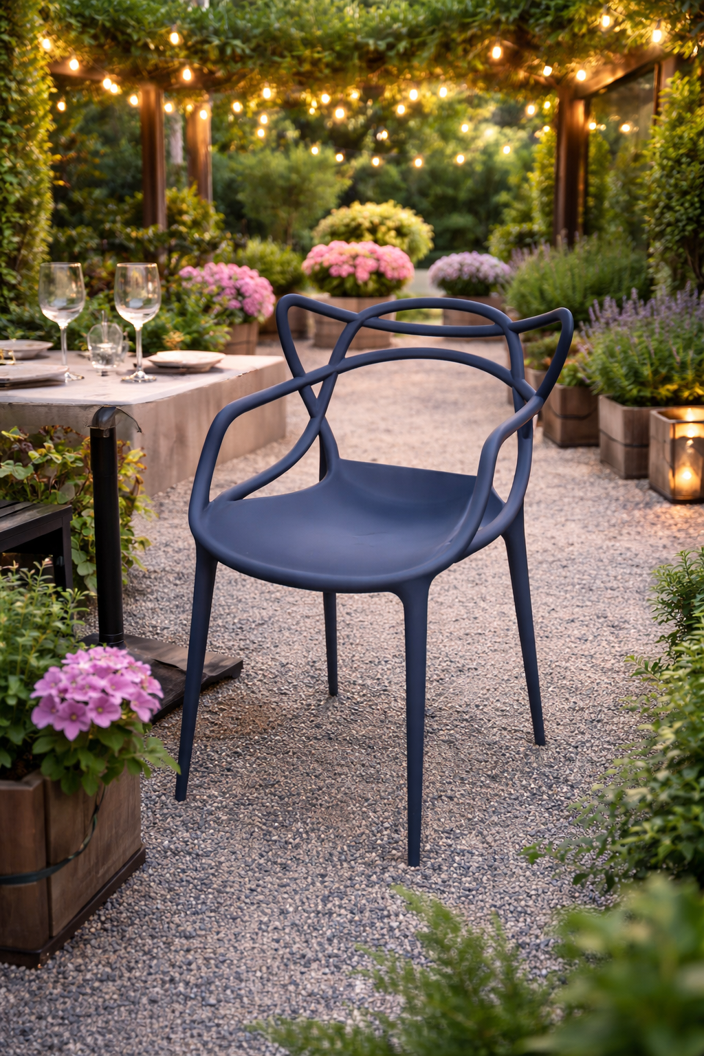 Трапезен стол Виена 15 цвята-тъмно сив цвят полипропилен