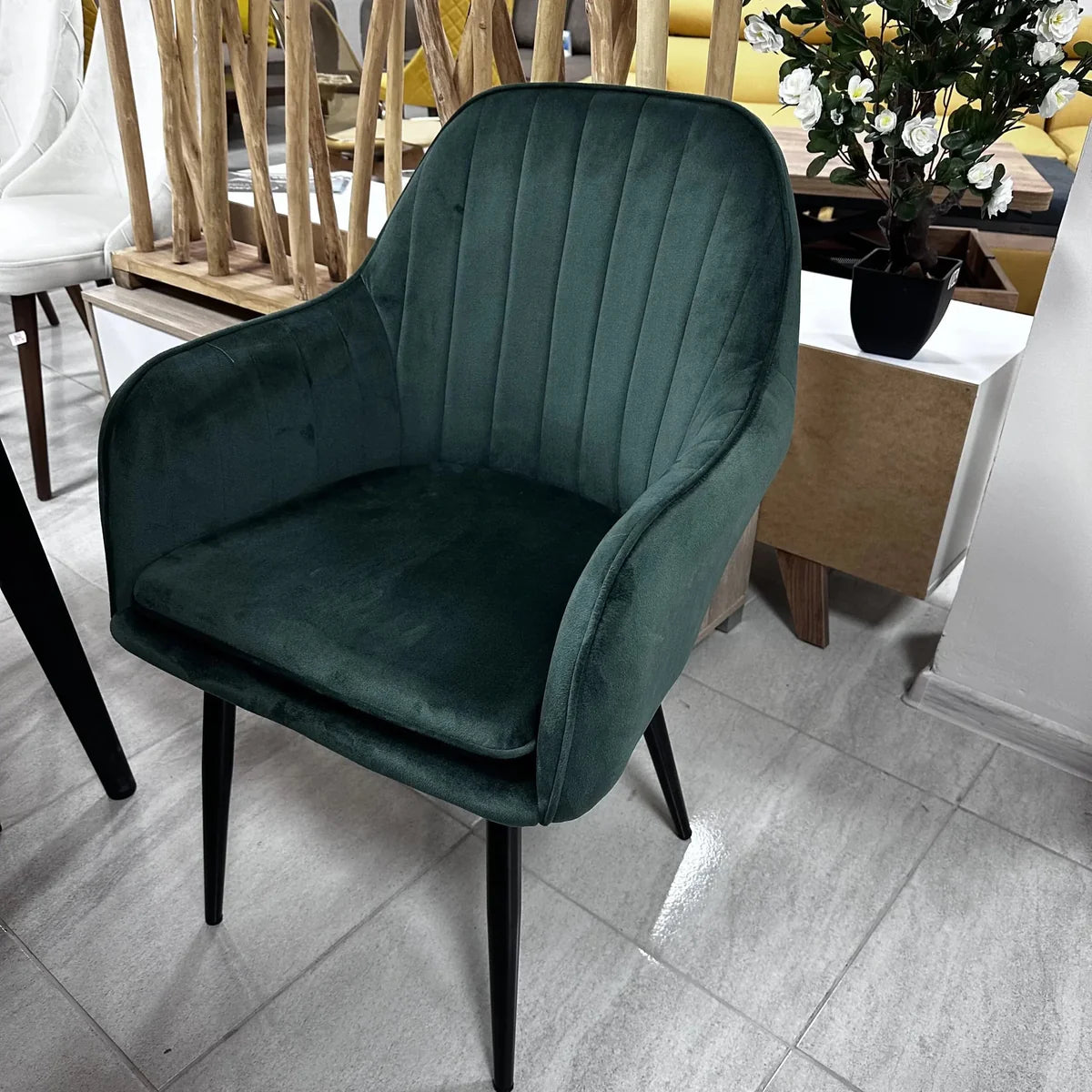 Трапезен стол ВМ313 -зелено кадифе 3=4