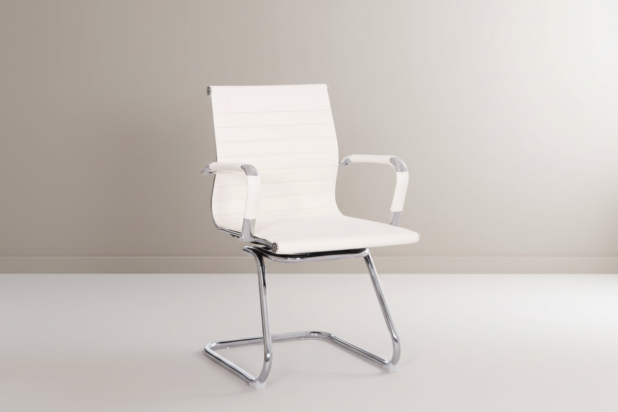 Посетителски стол  BOSS с подлакътници  /бял PU 54x56x87см.