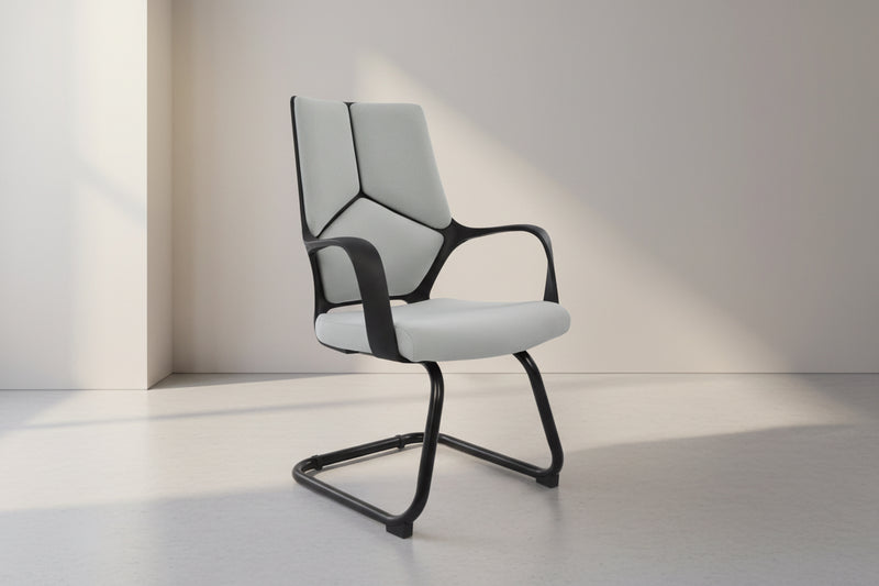 Посетителски стол CENTRIC сив-черен цвят  64x60x94,5см.