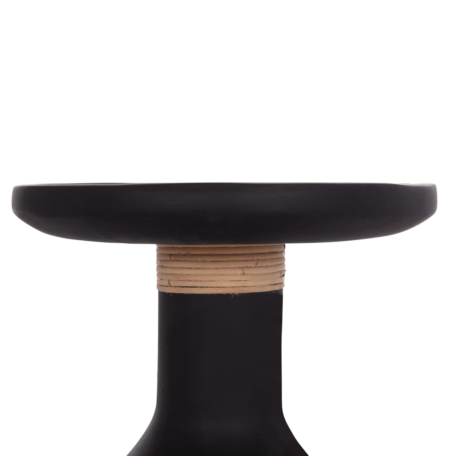 Помощна маса Тred фибро цимент черен-естествен ратан--φ40x61cm.