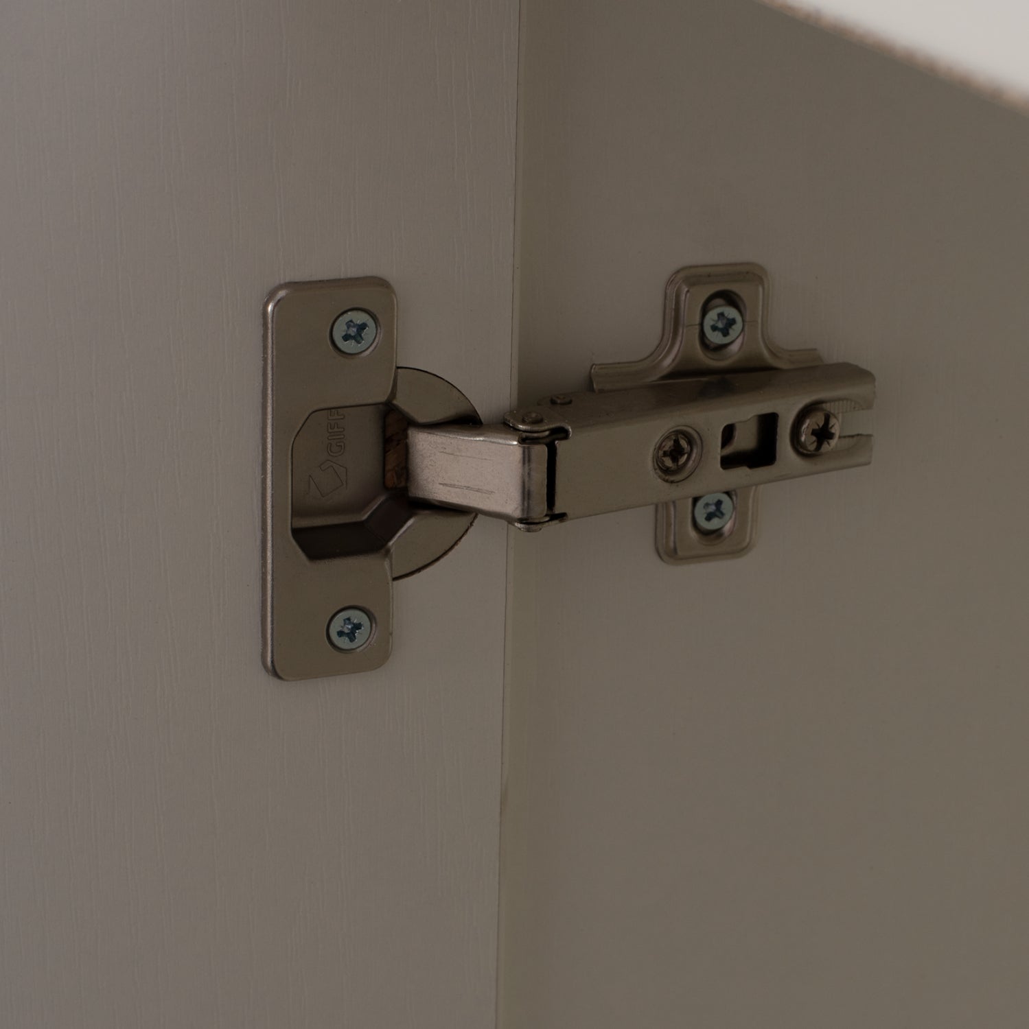 Бюфет ADLER  бял цвят -120x45x85см
