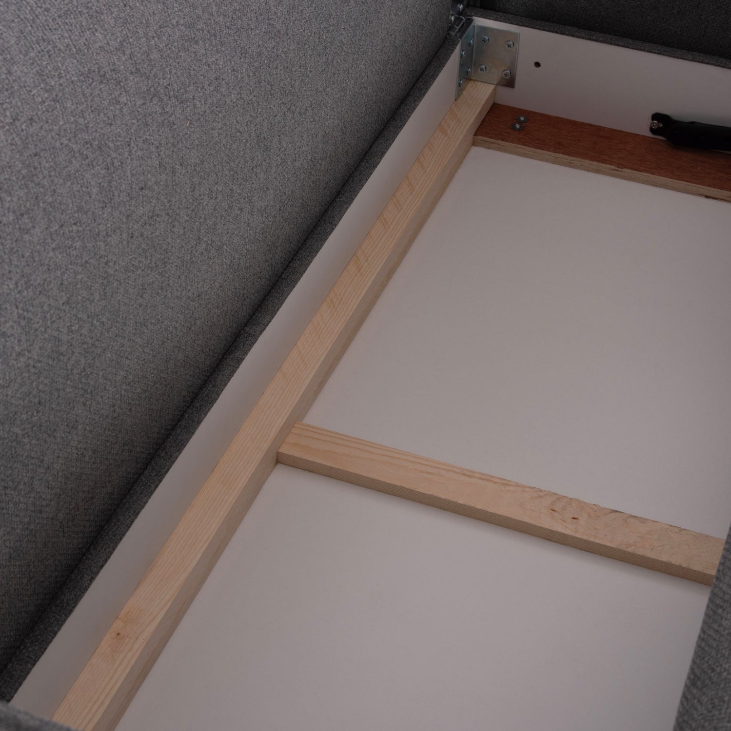 Ъглов разтегател с място за съхранение дама сафира сив 270x195x100см.