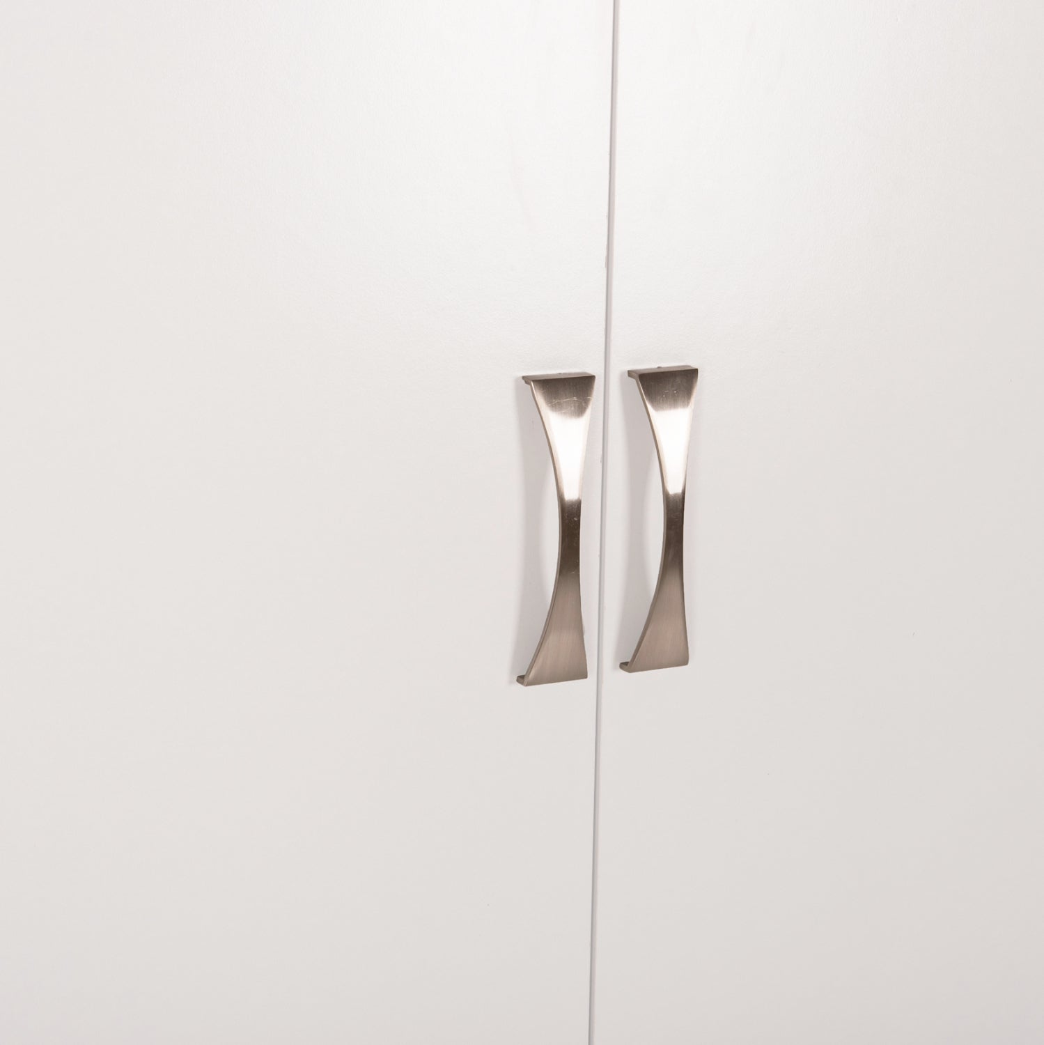 Гардероб CARLY бял цвят 150x55x180 см