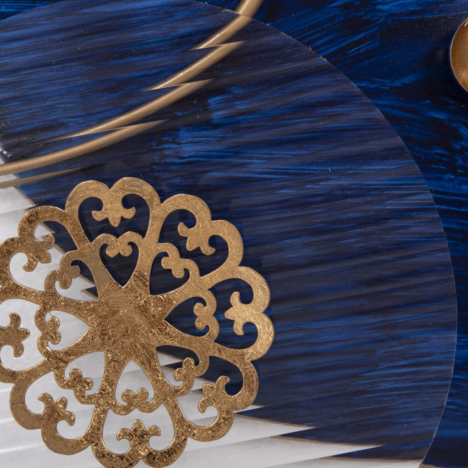 Метална стенна декорация в сини нюанси 87x54 см