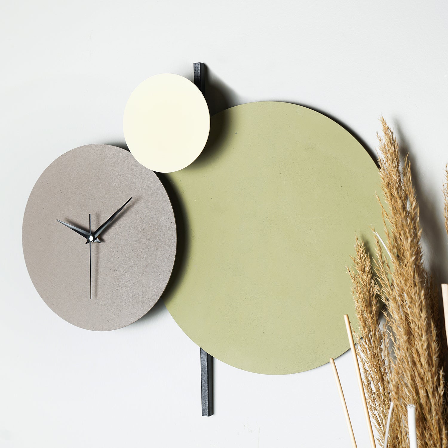 Метален стенен часовник в сиво, светло зелено и бяло 46.5x41.5см