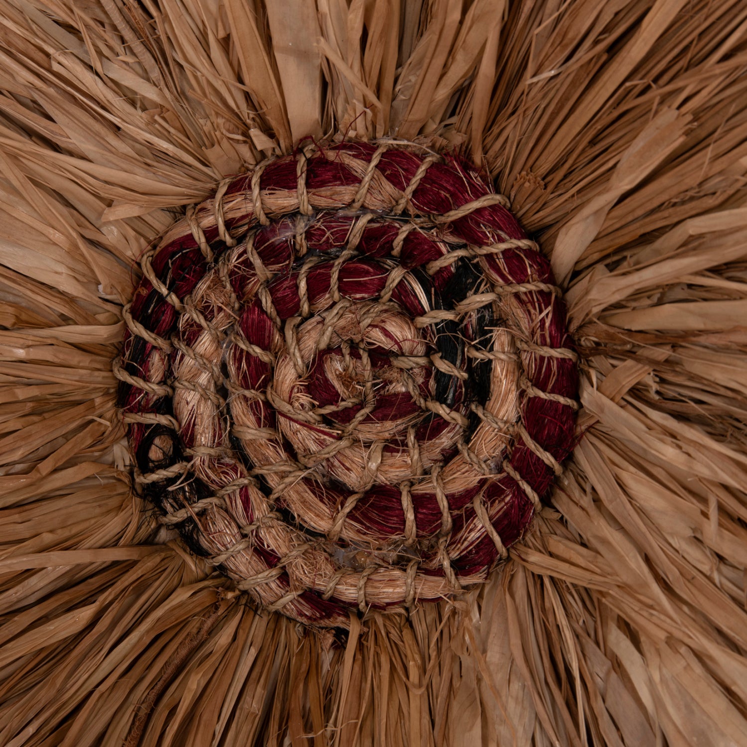 Кръгла стенна декоративна плоча от натурални сизалови влакна  φ60см