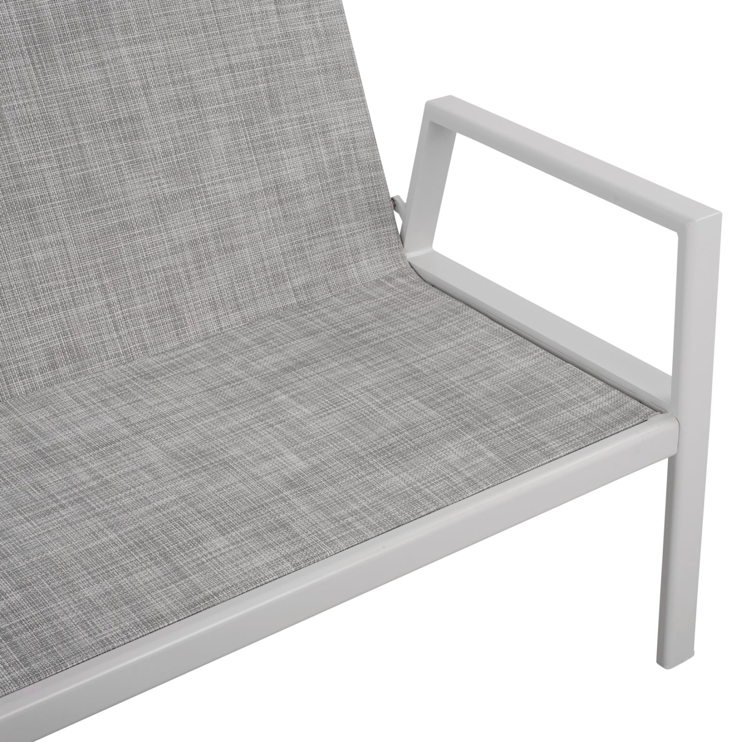 Градински диванбял цвят и кафяви възглавници