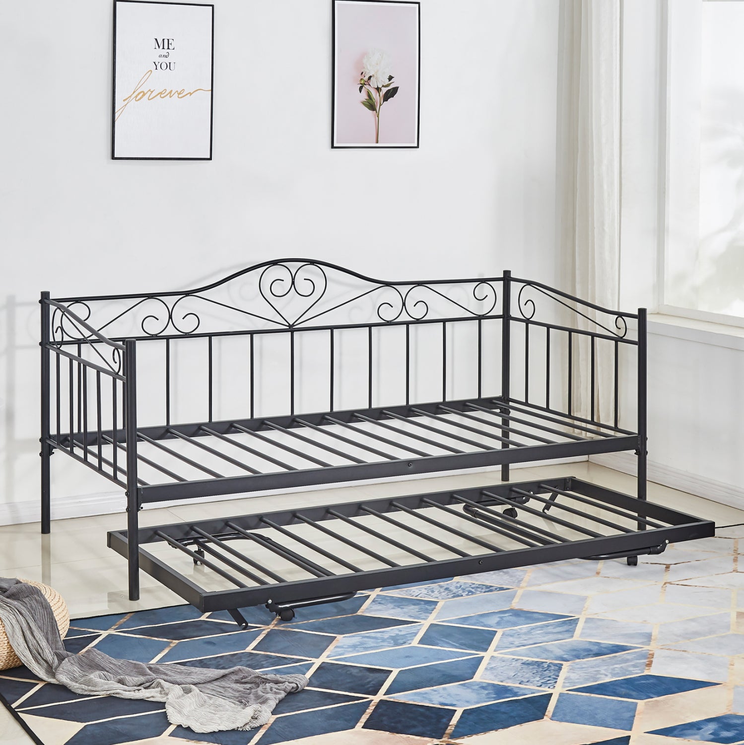 Разтегателно метално легло-диван MAEKO черен цвят 85X185см