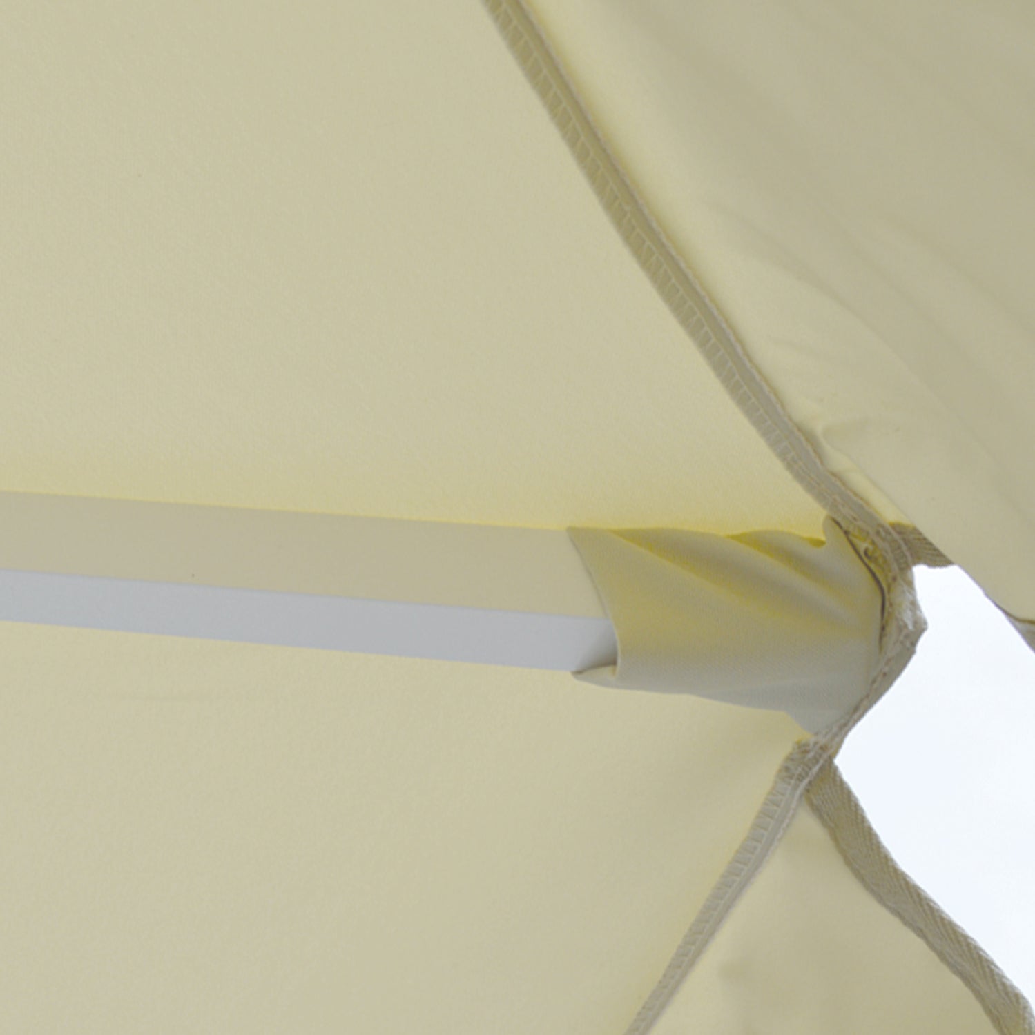 Професионален чадър ALU d2.20x2.50m кремав цвят