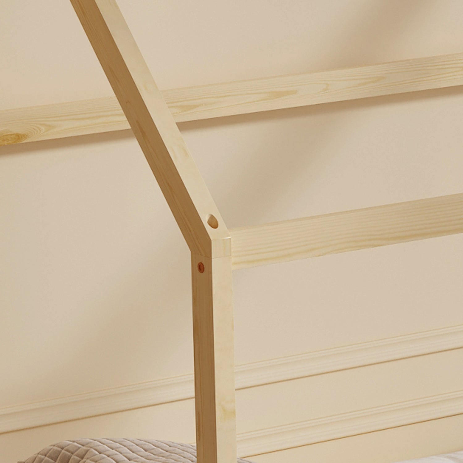 Легло MONTESSORI  цвят натурал борово дърво за матрак 90/190см