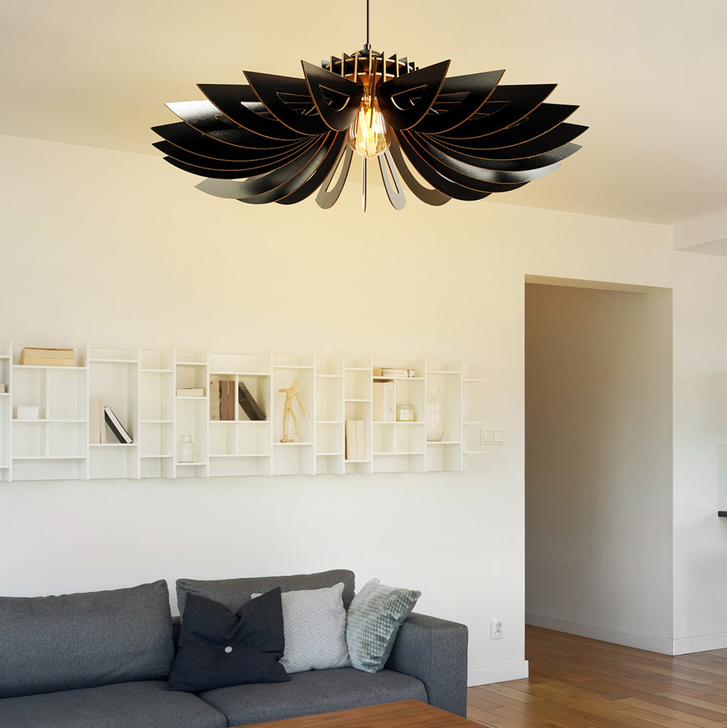 Таванна лампа7348 черен цвят   Ф68x50h см